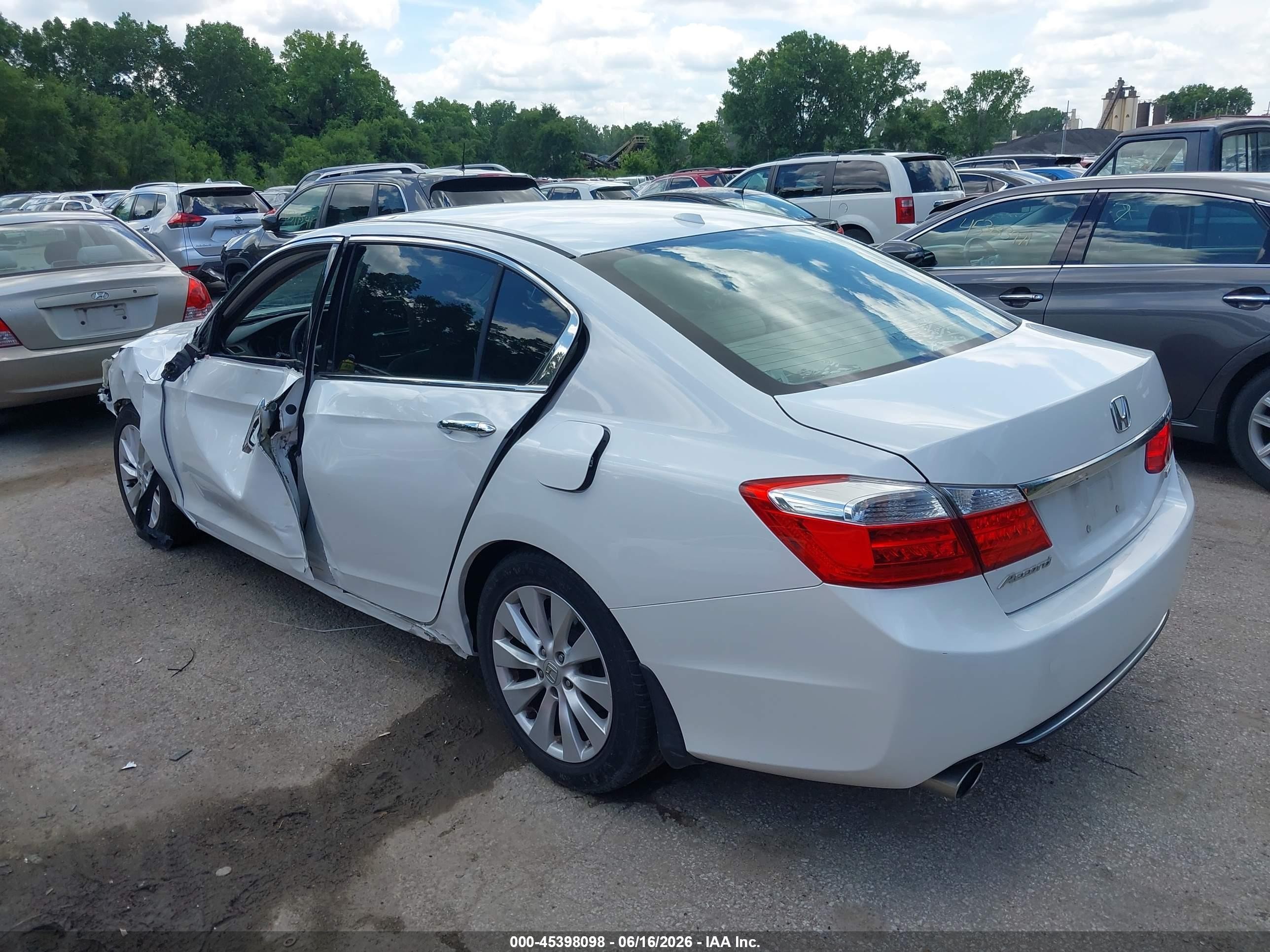 2015 Honda Accord Ex-l V-6 White vin: 1HGCR3F84FA009015