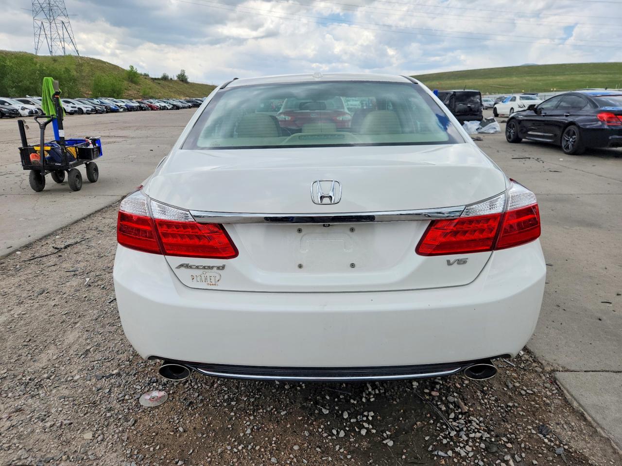 2015 Honda Accord Exl White vin: 1HGCR3F84FA017793