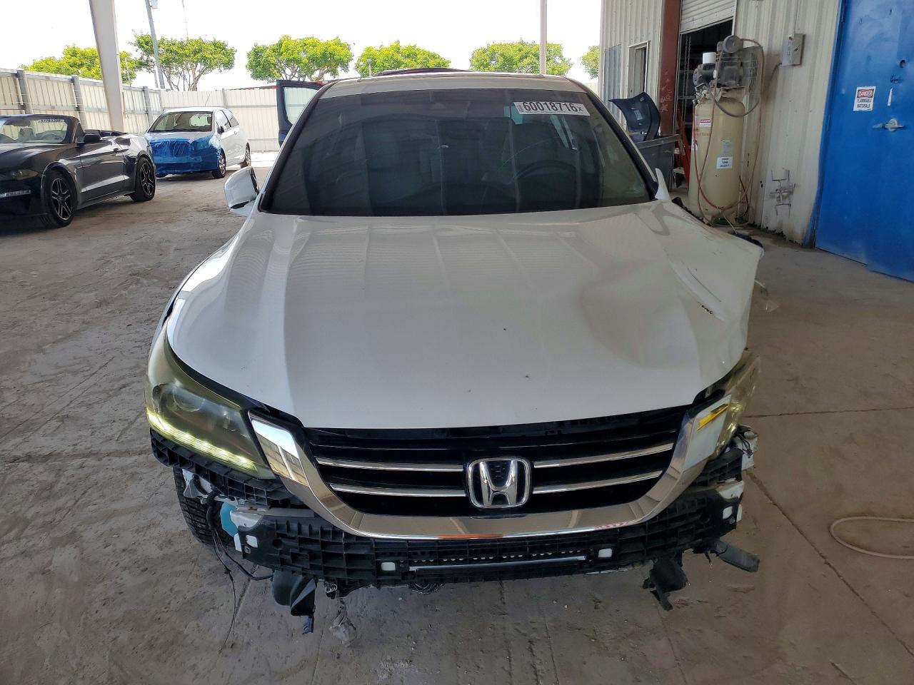 2015 Honda Accord Exl White vin: 1HGCR3F84FA033962
