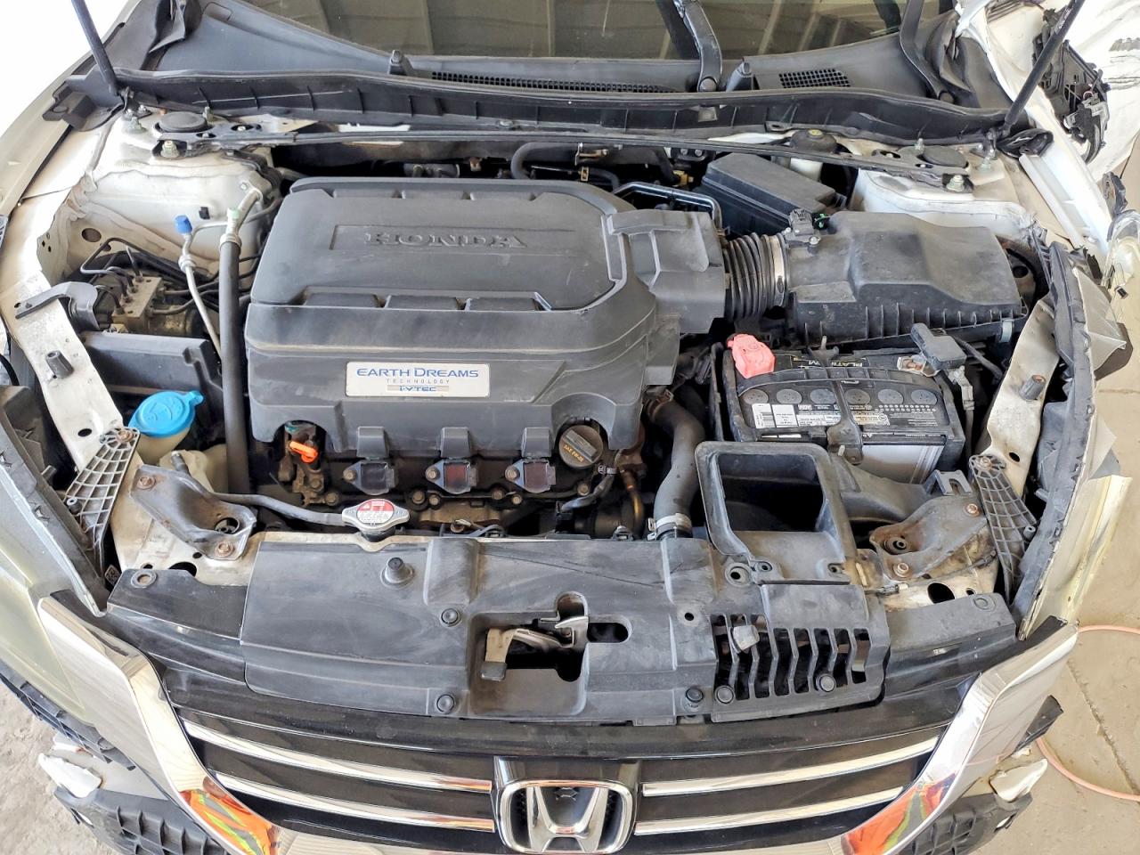 2015 Honda Accord Exl White vin: 1HGCR3F84FA033962