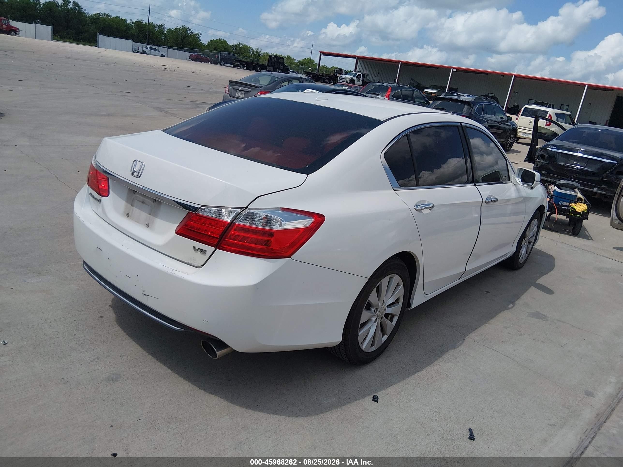 2013 Honda Accord Ex-l V-6 White vin: 1HGCR3F85DA047852