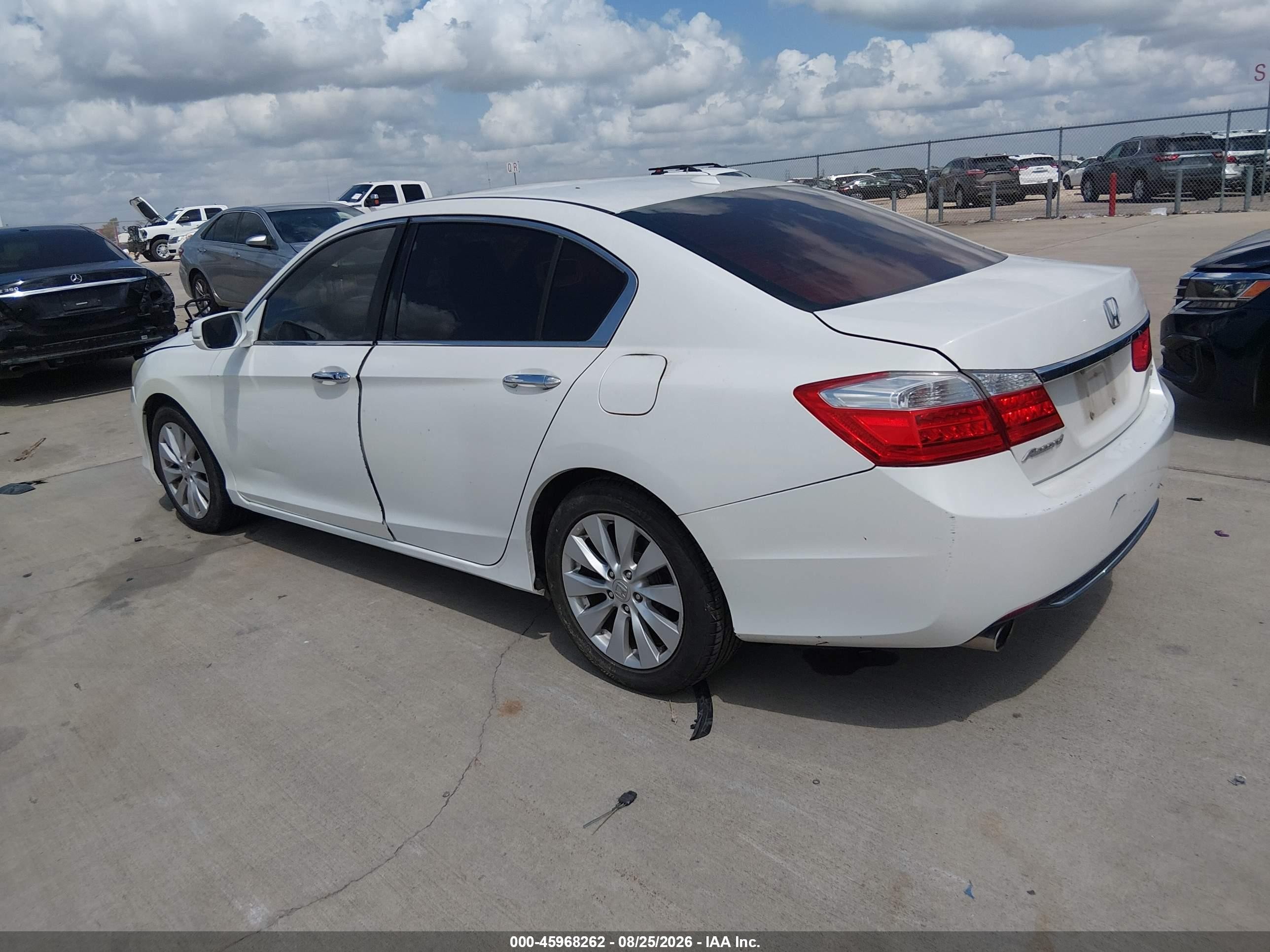 2013 Honda Accord Ex-l V-6 White vin: 1HGCR3F85DA047852