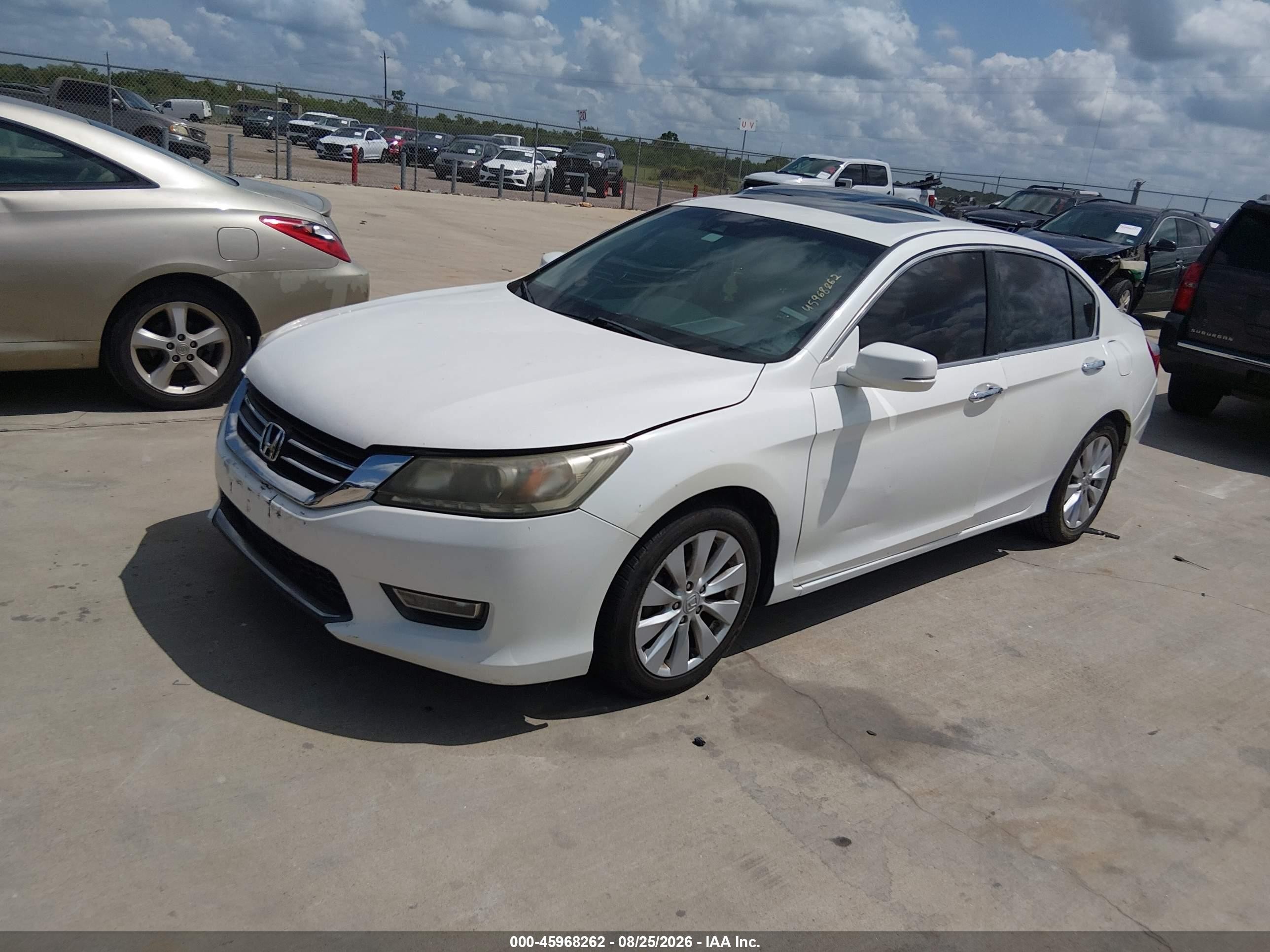 2013 Honda Accord Ex-l V-6 White vin: 1HGCR3F85DA047852