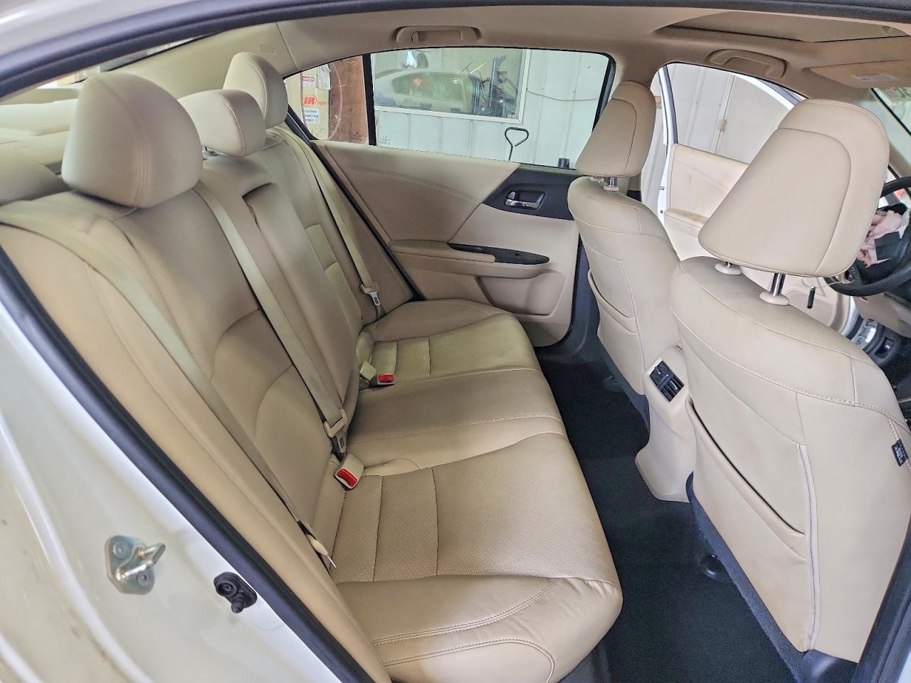 2015 Honda Accord Exl White vin: 1HGCR3F85FA009623