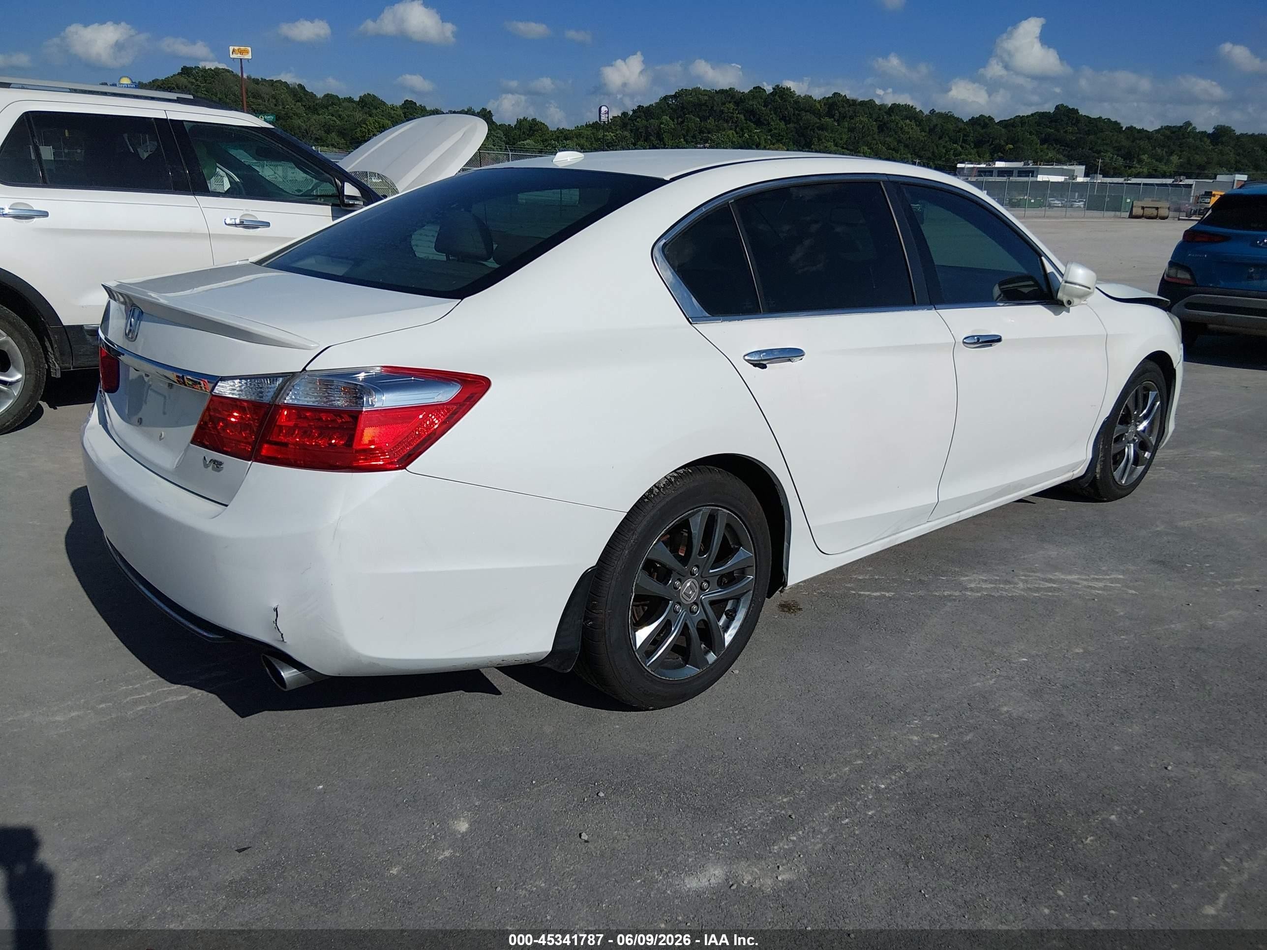 2013 Honda Accord Ex-l V-6 White vin: 1HGCR3F86DA005058