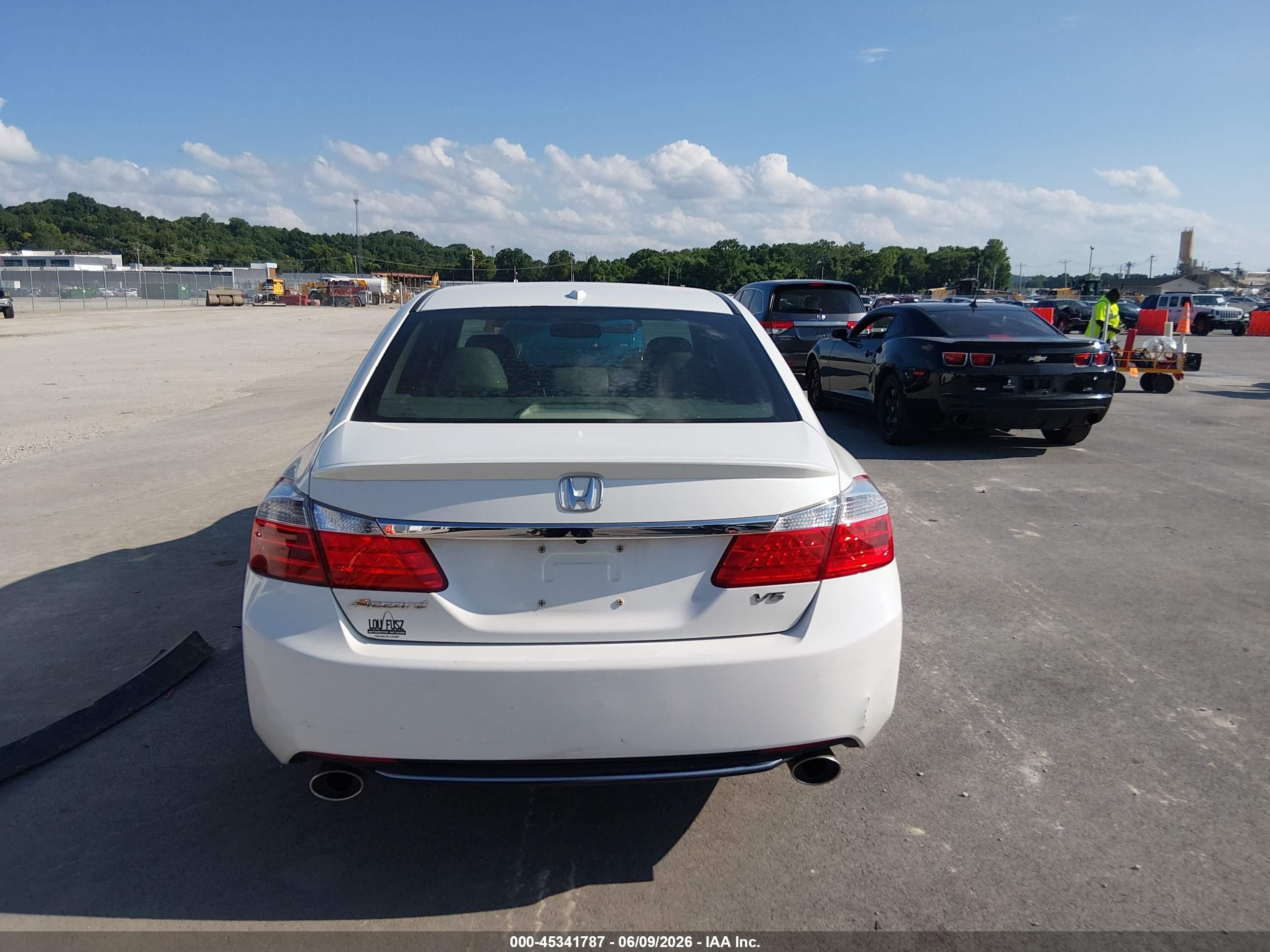 2013 Honda Accord Ex-l V-6 White vin: 1HGCR3F86DA005058