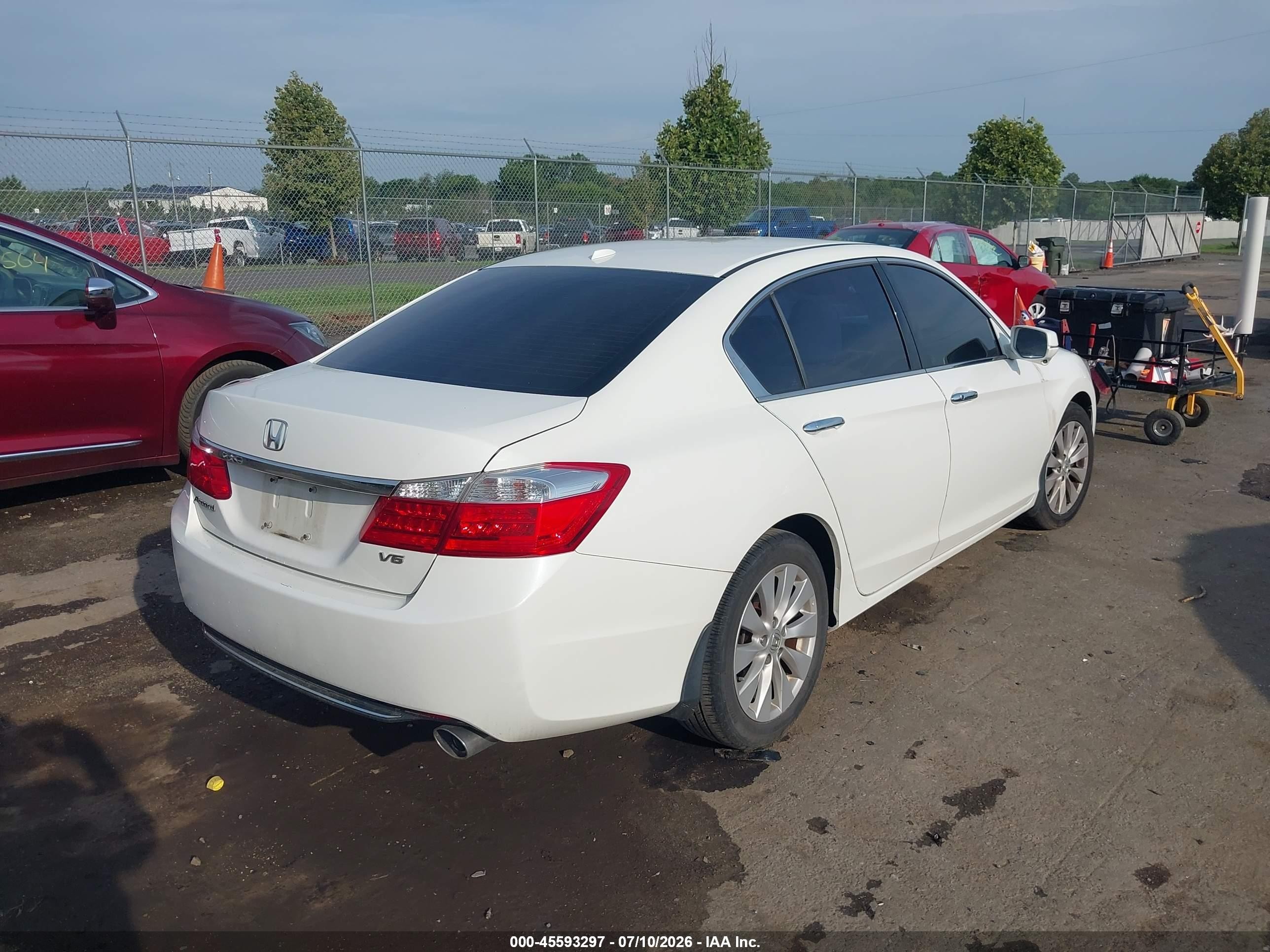 2015 Honda Accord Ex-l V-6 White vin: 1HGCR3F86FA017617