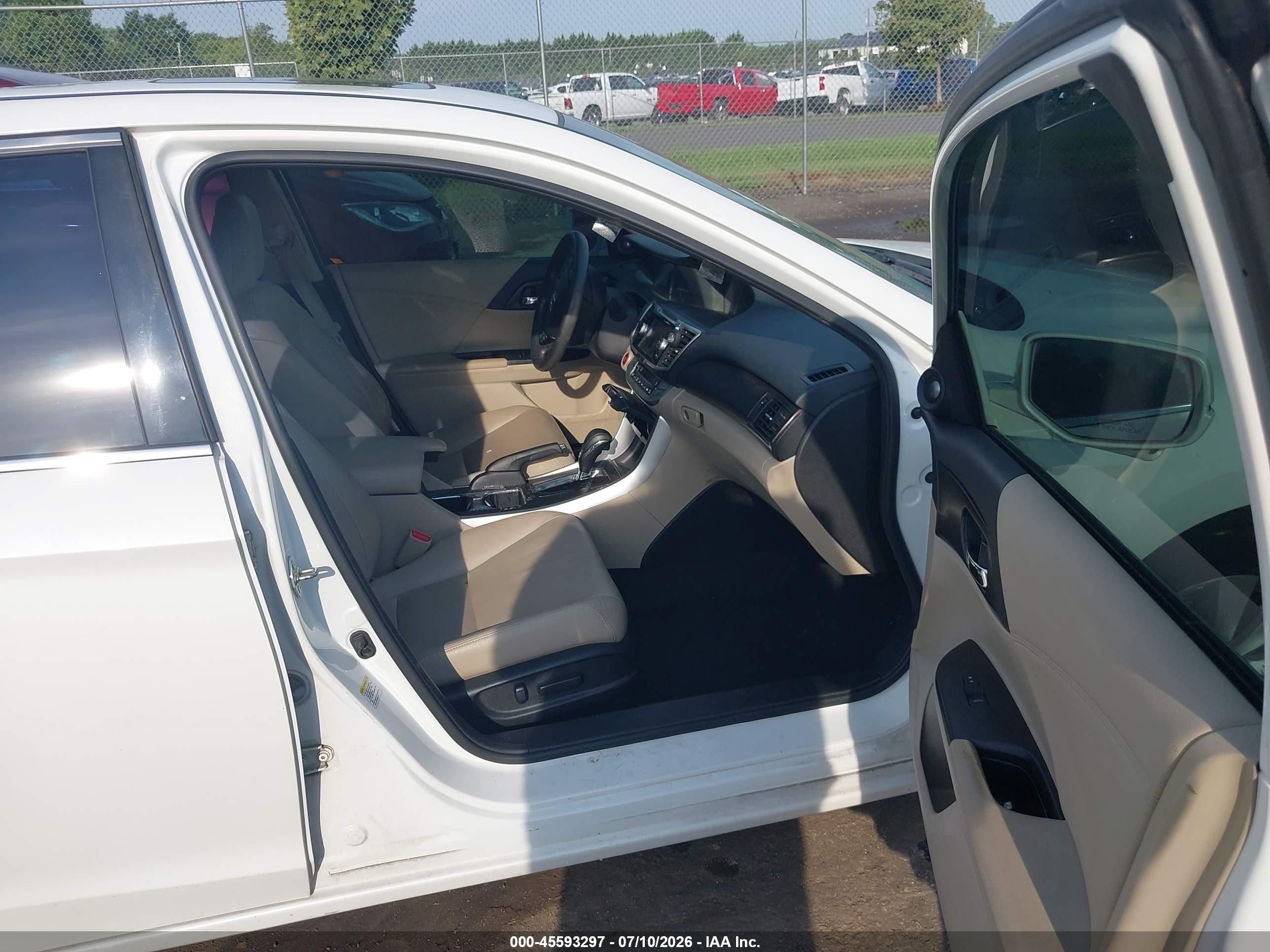 2015 Honda Accord Ex-l V-6 White vin: 1HGCR3F86FA017617