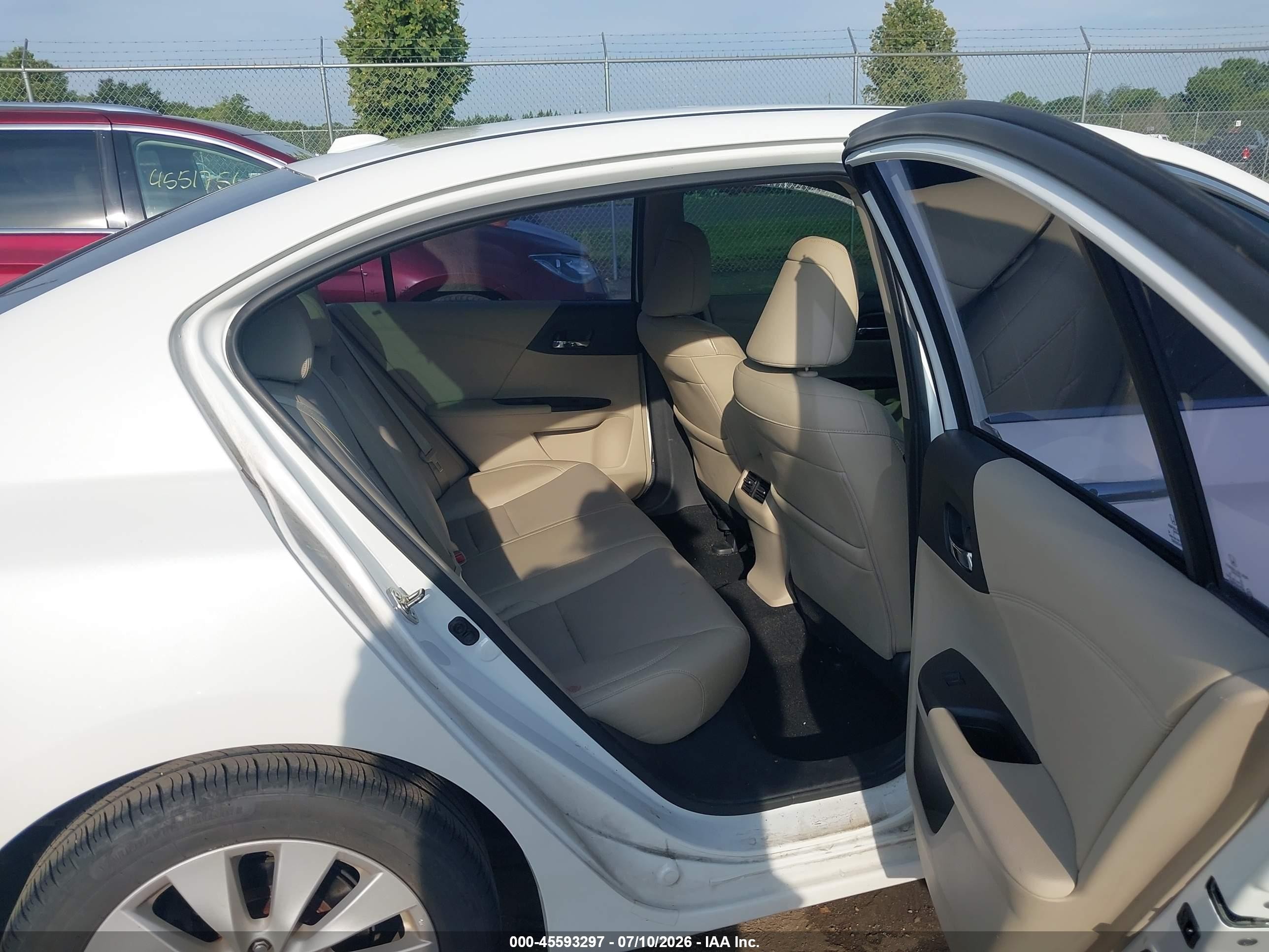 2015 Honda Accord Ex-l V-6 White vin: 1HGCR3F86FA017617