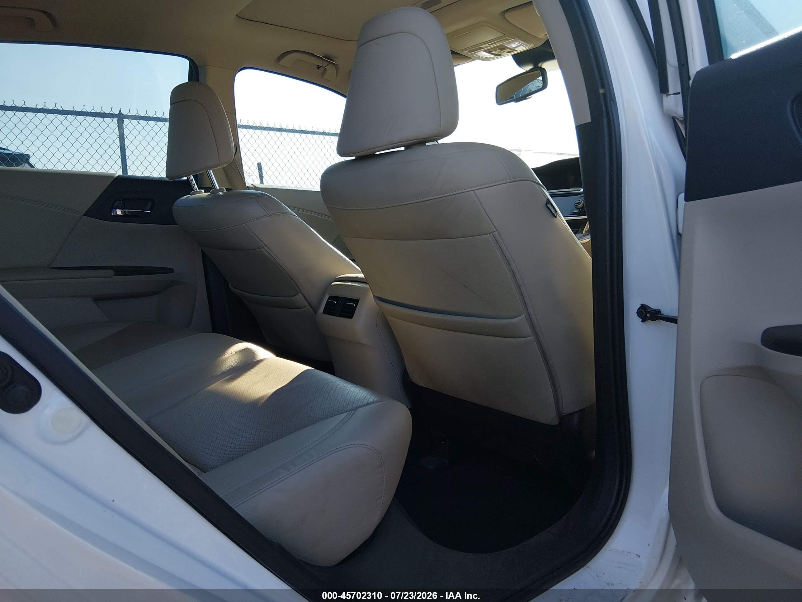 2015 Honda Accord Ex-l V-6 White vin: 1HGCR3F86FA026334