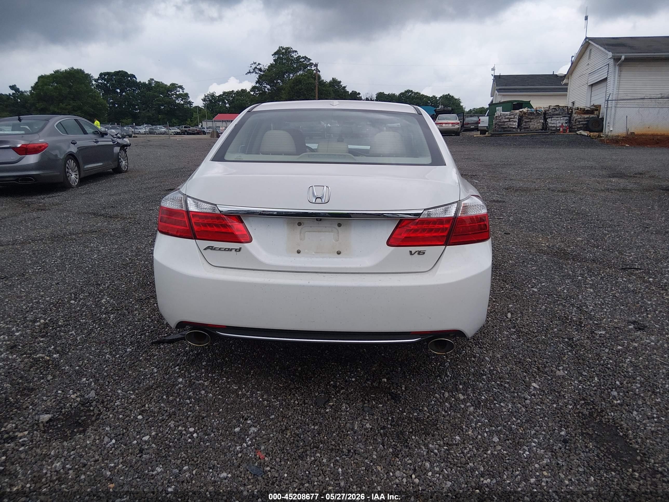 2015 Honda Accord Ex-l V-6 White vin: 1HGCR3F86FA032425