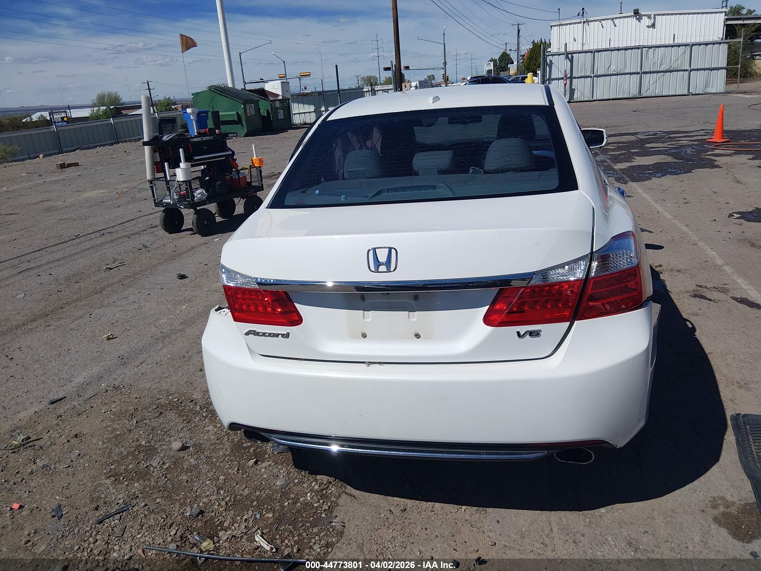 2015 Honda Accord Ex-l V-6 White vin: 1HGCR3F86FA035194