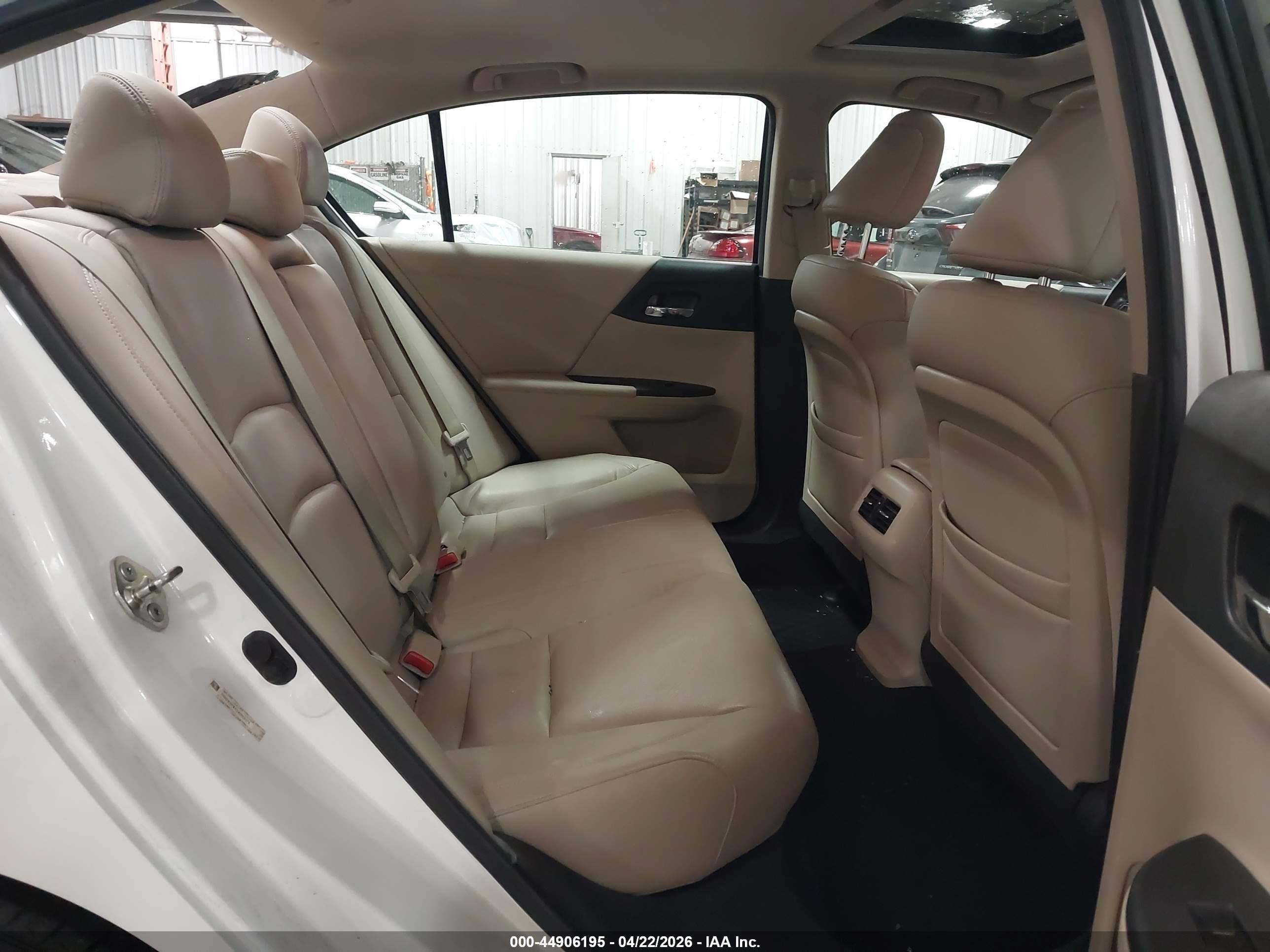 2013 Honda Accord Ex-l V-6 White vin: 1HGCR3F87DA000175