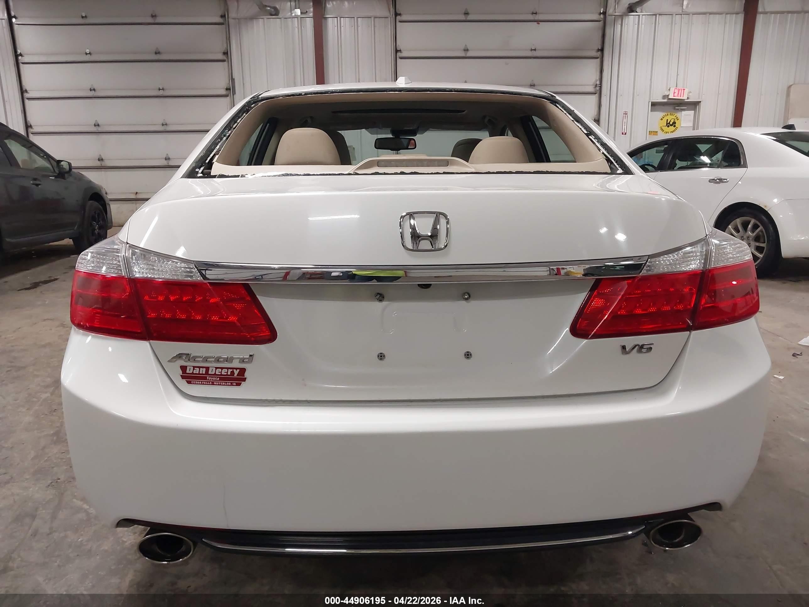 2013 Honda Accord Ex-l V-6 White vin: 1HGCR3F87DA000175