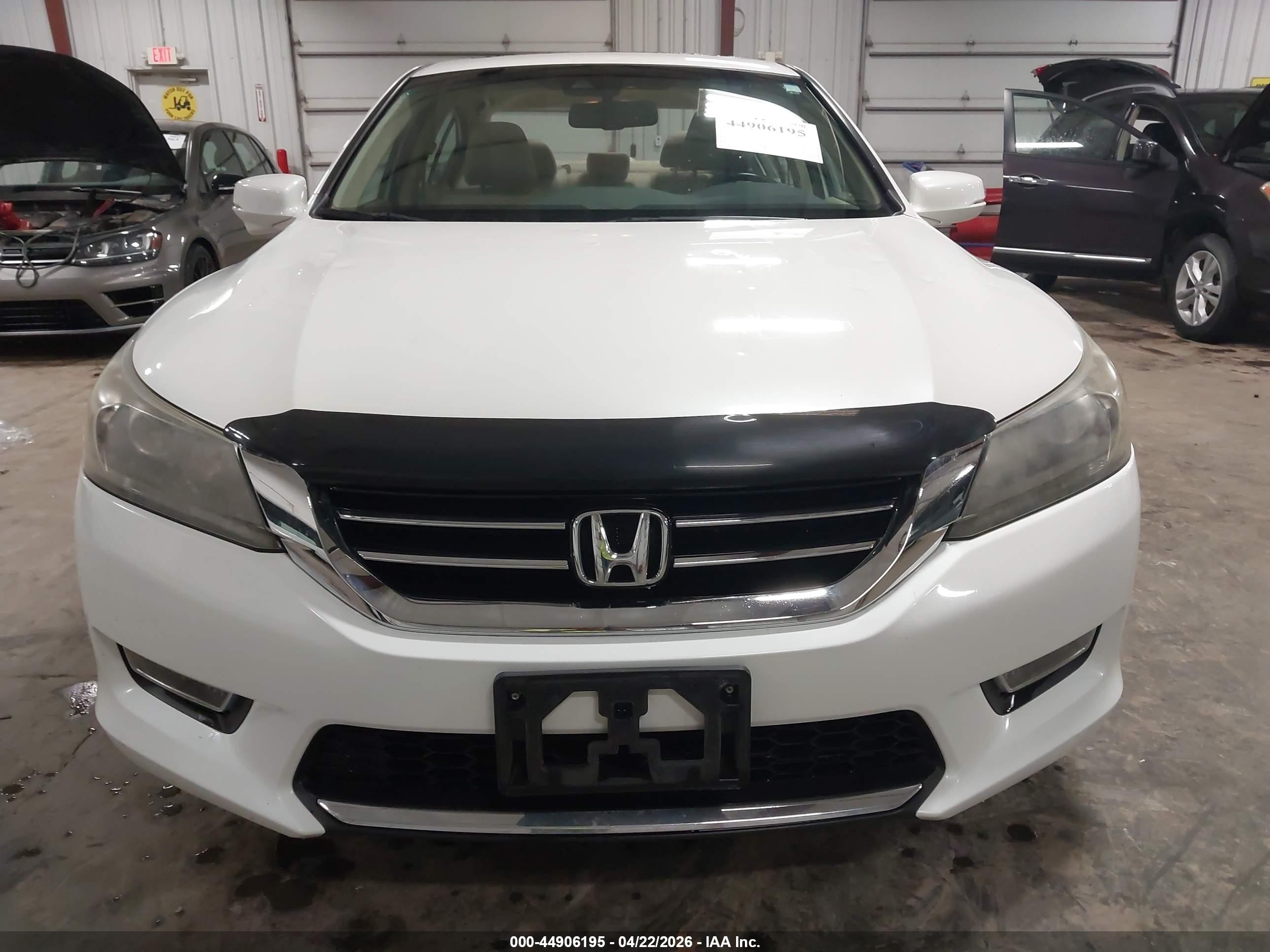 2013 Honda Accord Ex-l V-6 White vin: 1HGCR3F87DA000175