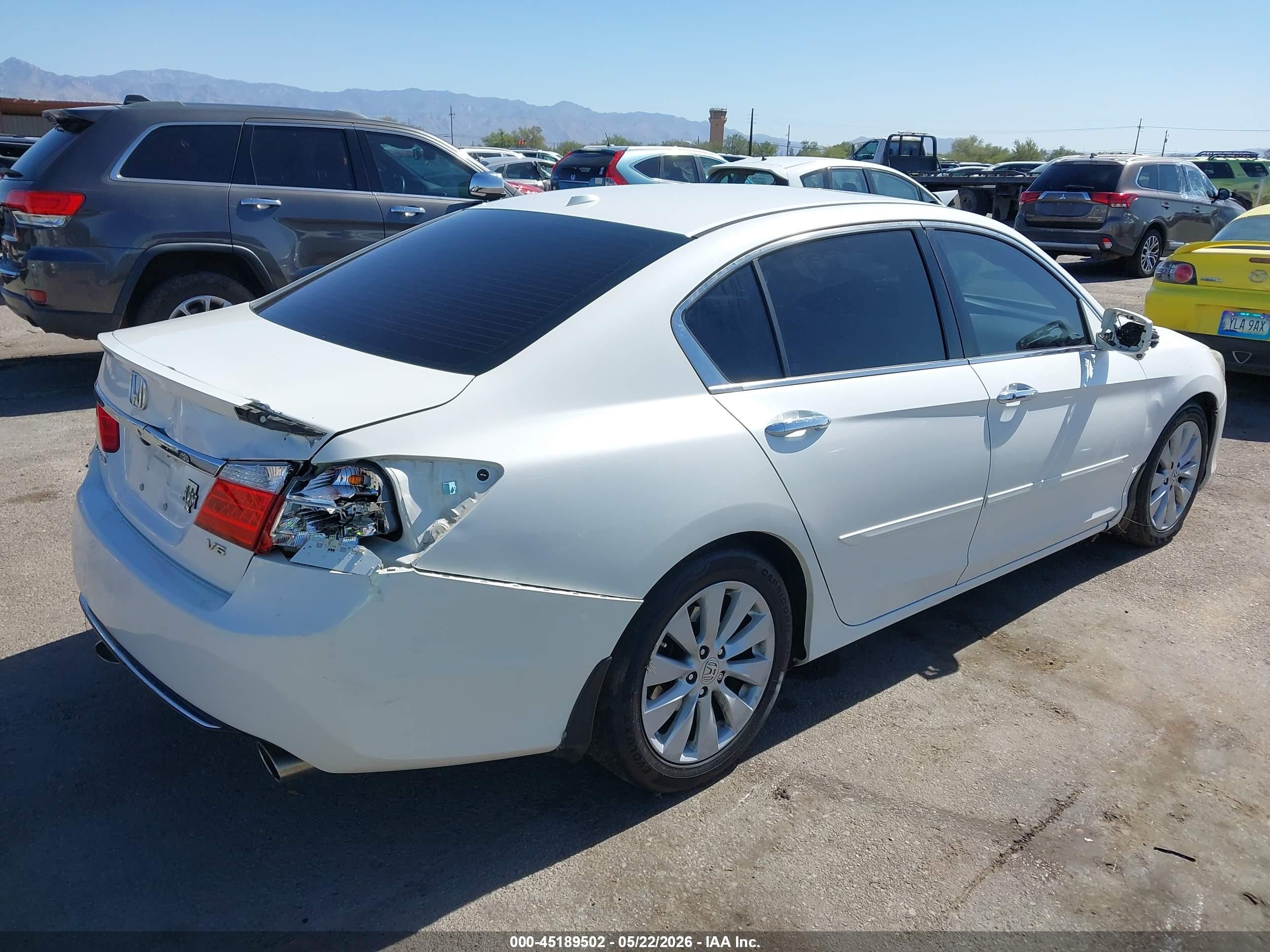 2015 Honda Accord Ex-l V-6 White vin: 1HGCR3F87FA024673