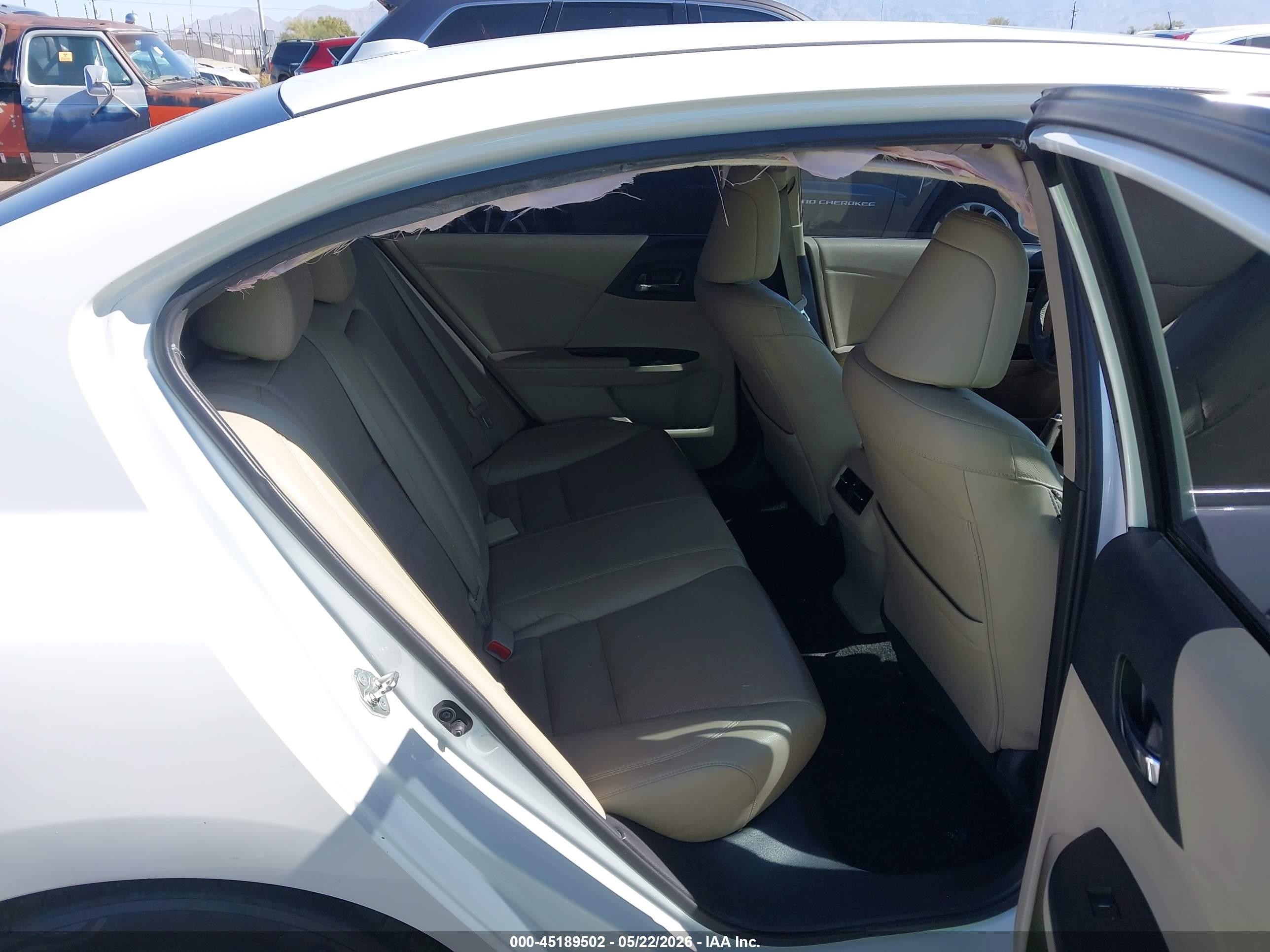 2015 Honda Accord Ex-l V-6 White vin: 1HGCR3F87FA024673