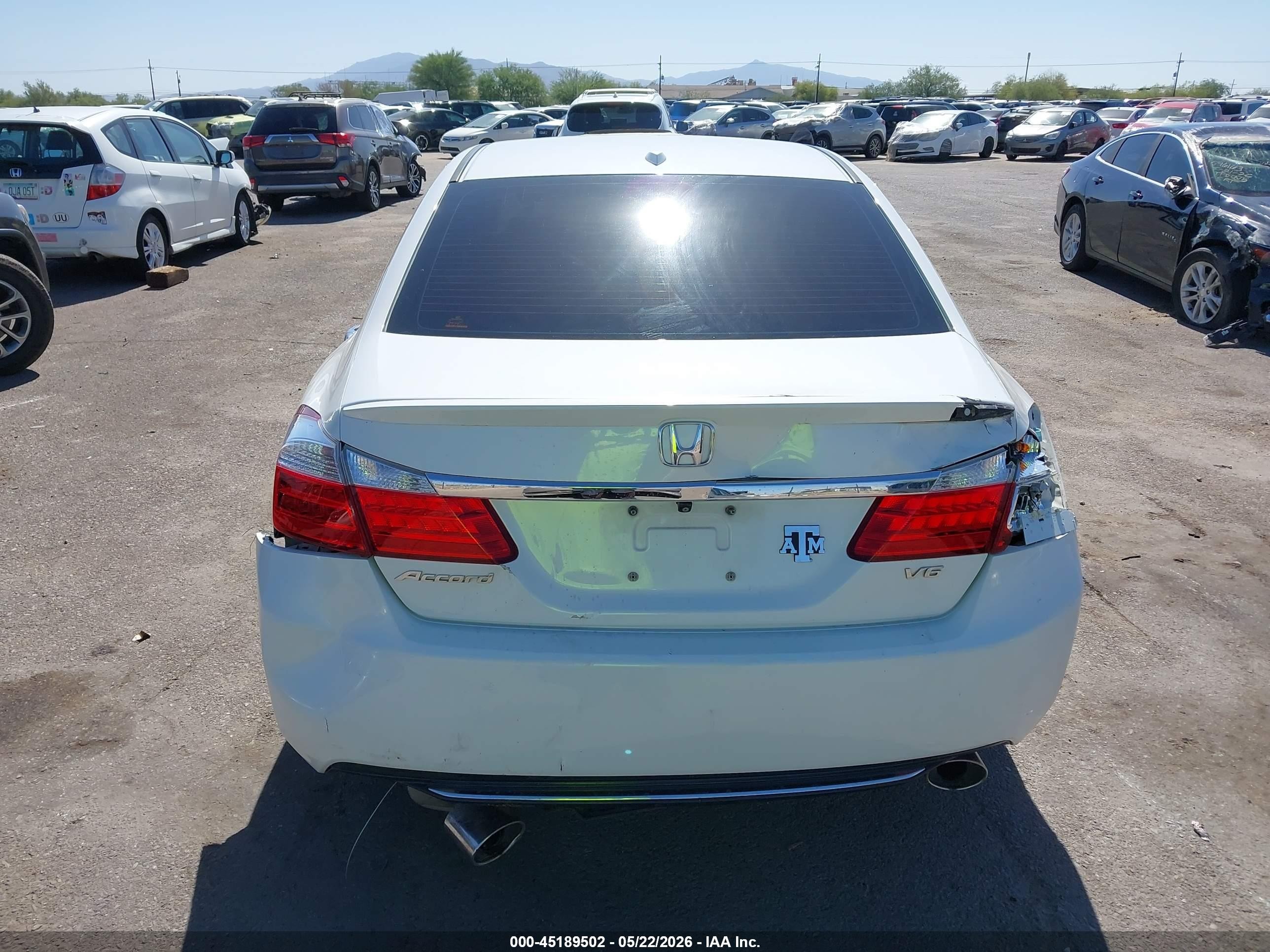 2015 Honda Accord Ex-l V-6 White vin: 1HGCR3F87FA024673