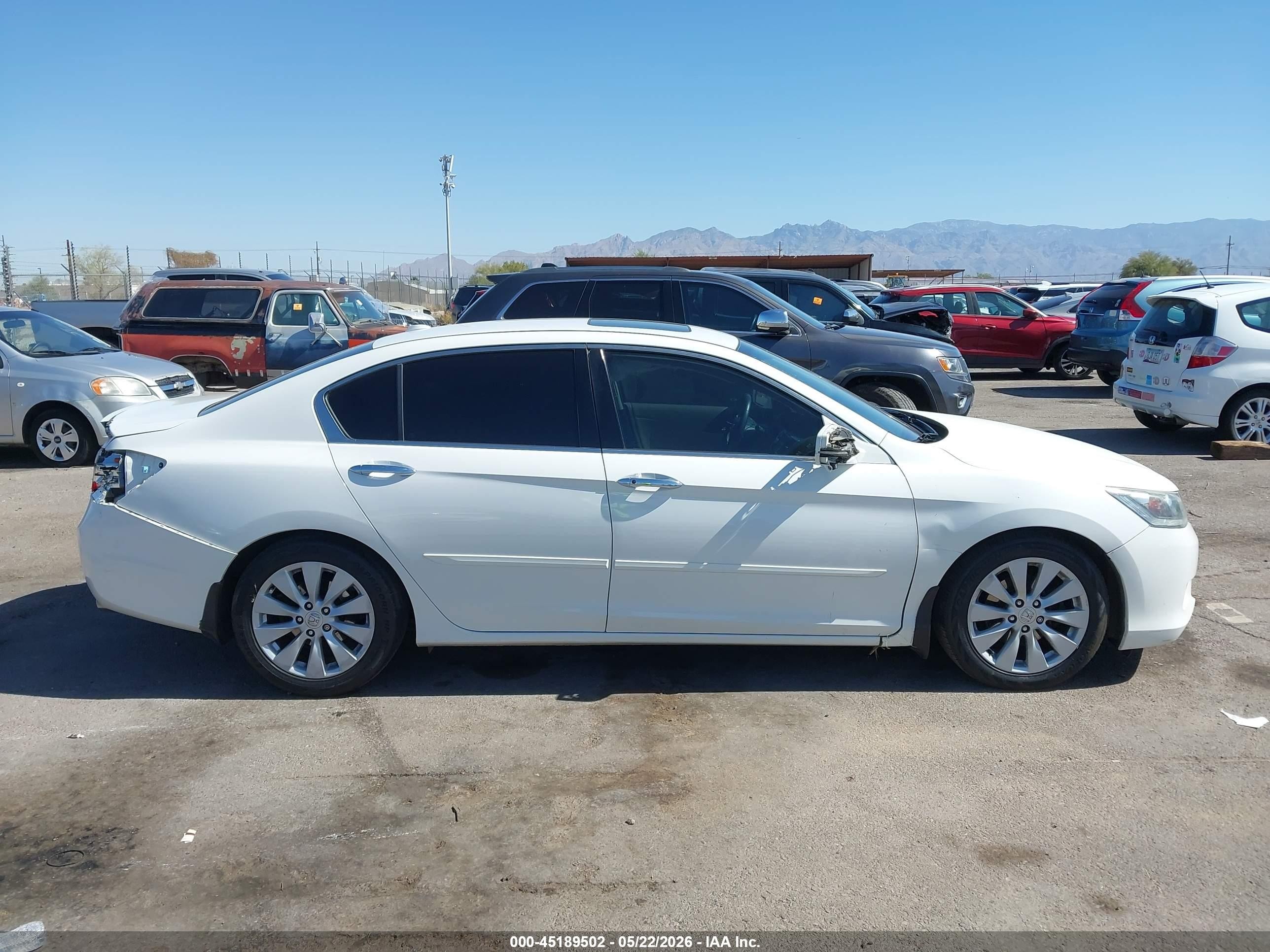 2015 Honda Accord Ex-l V-6 White vin: 1HGCR3F87FA024673