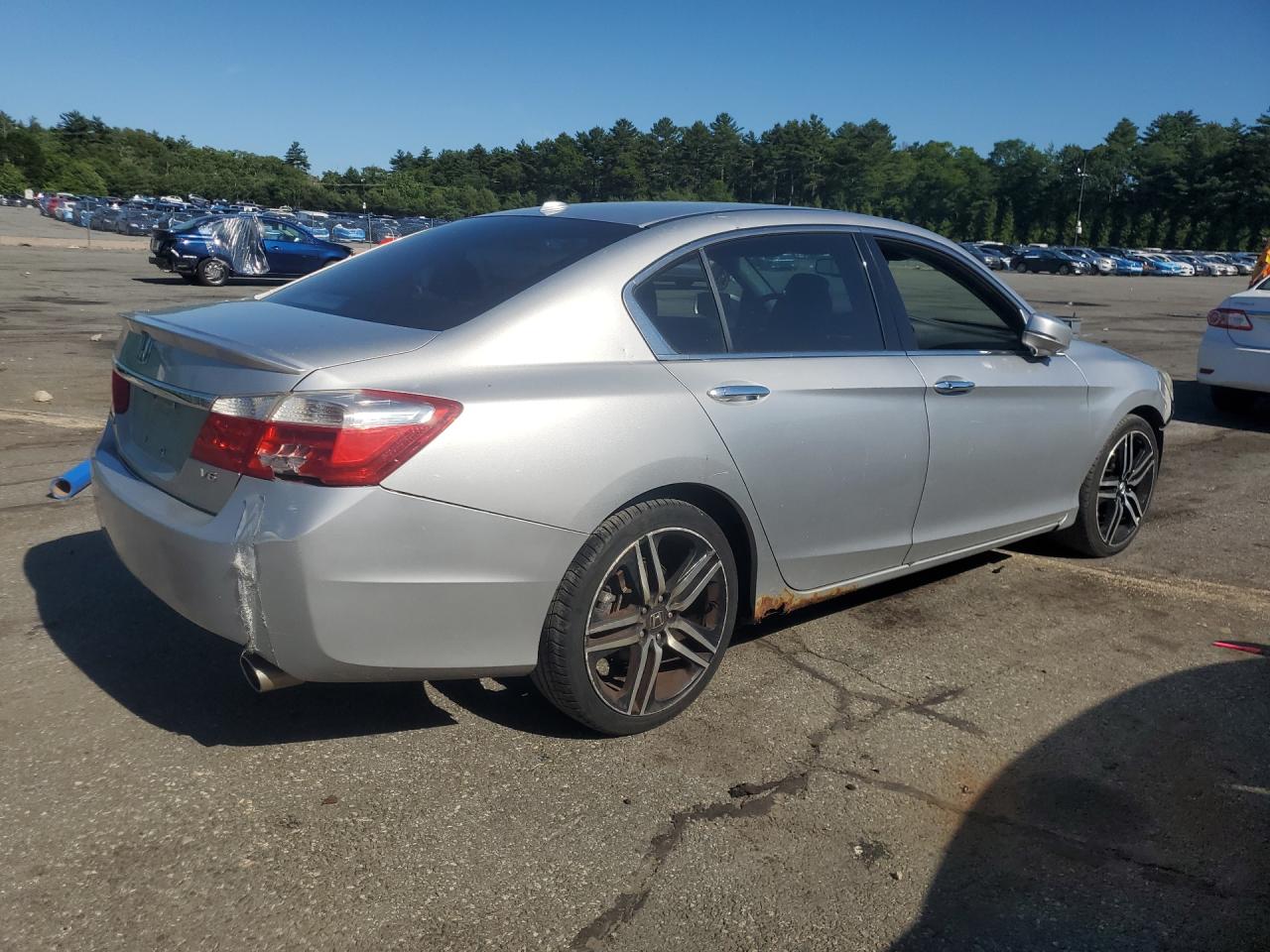 2013 Honda Accord Exl Серебряный vin: 1HGCR3F88DA010617 Damage: Right Qtr Panel, Heavy Scratch, 3 To 4 Inches