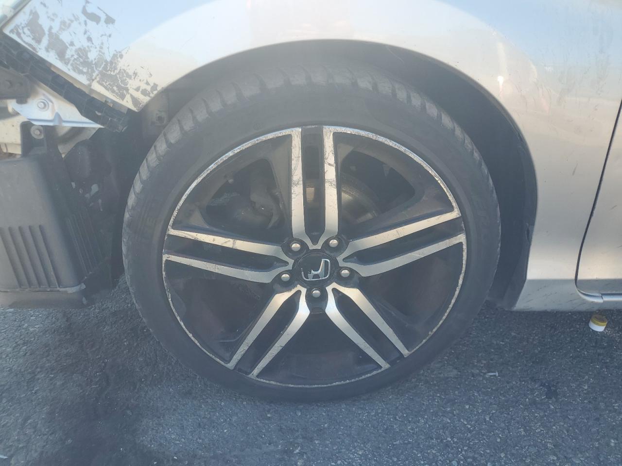 2013 Honda Accord Exl Серебряный vin: 1HGCR3F88DA010617 Damage: Left Front Wheel, Curb Rash, > 12 Inches