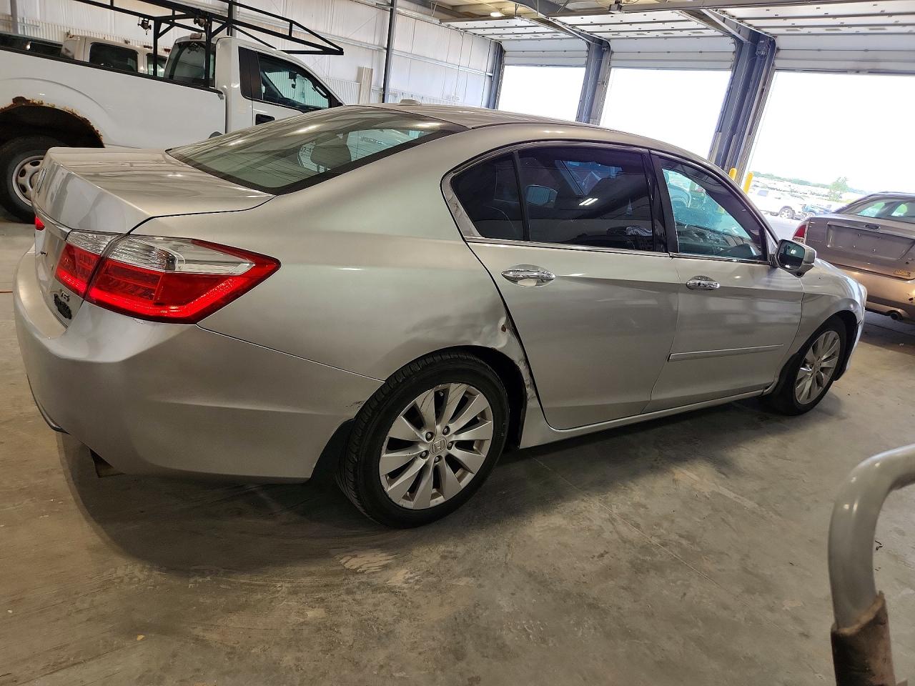 2013 Honda Accord Exl Серебряный vin: 1HGCR3F89DA043352