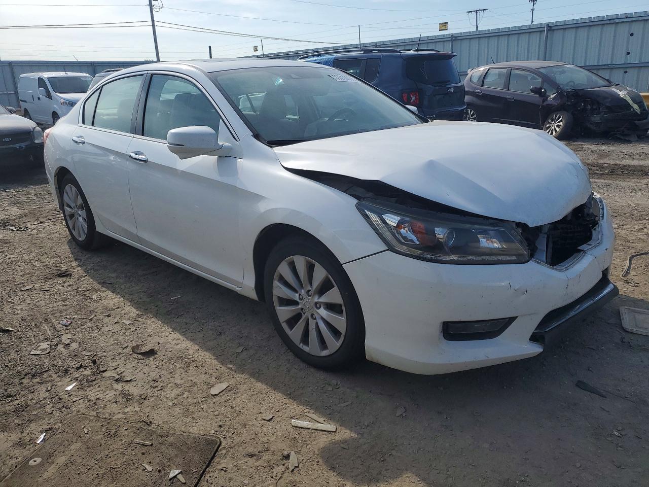 2015 Honda Accord White vin: 1HGCR3F89FA033942