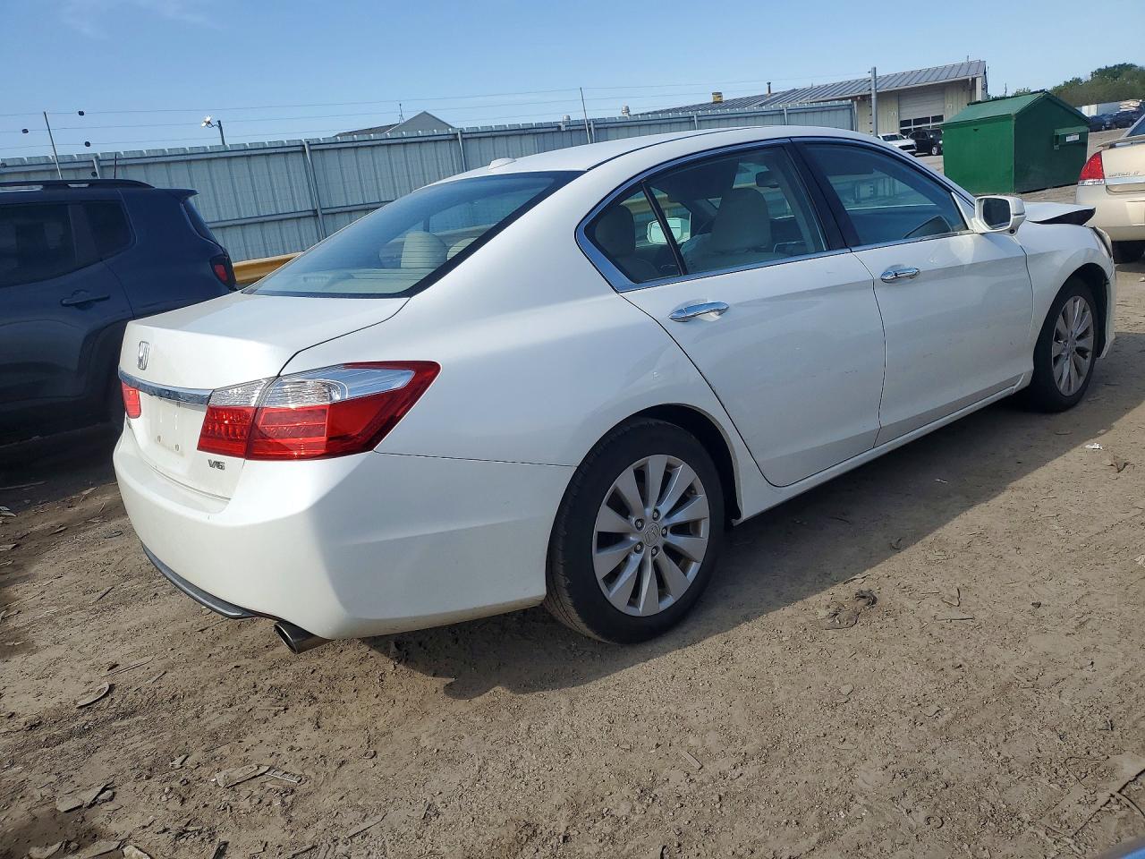 2015 Honda Accord White vin: 1HGCR3F89FA033942