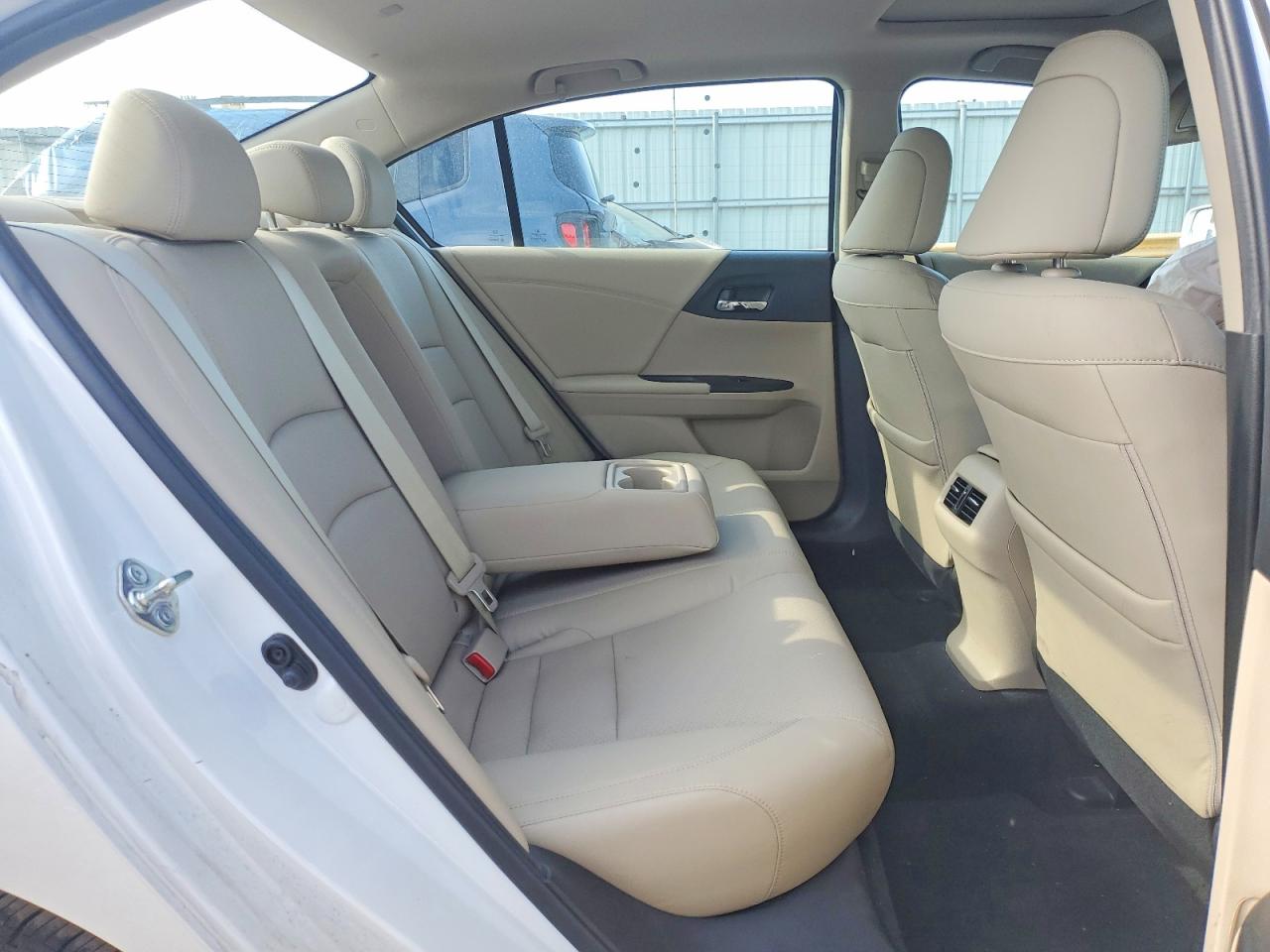2015 Honda Accord White vin: 1HGCR3F89FA033942