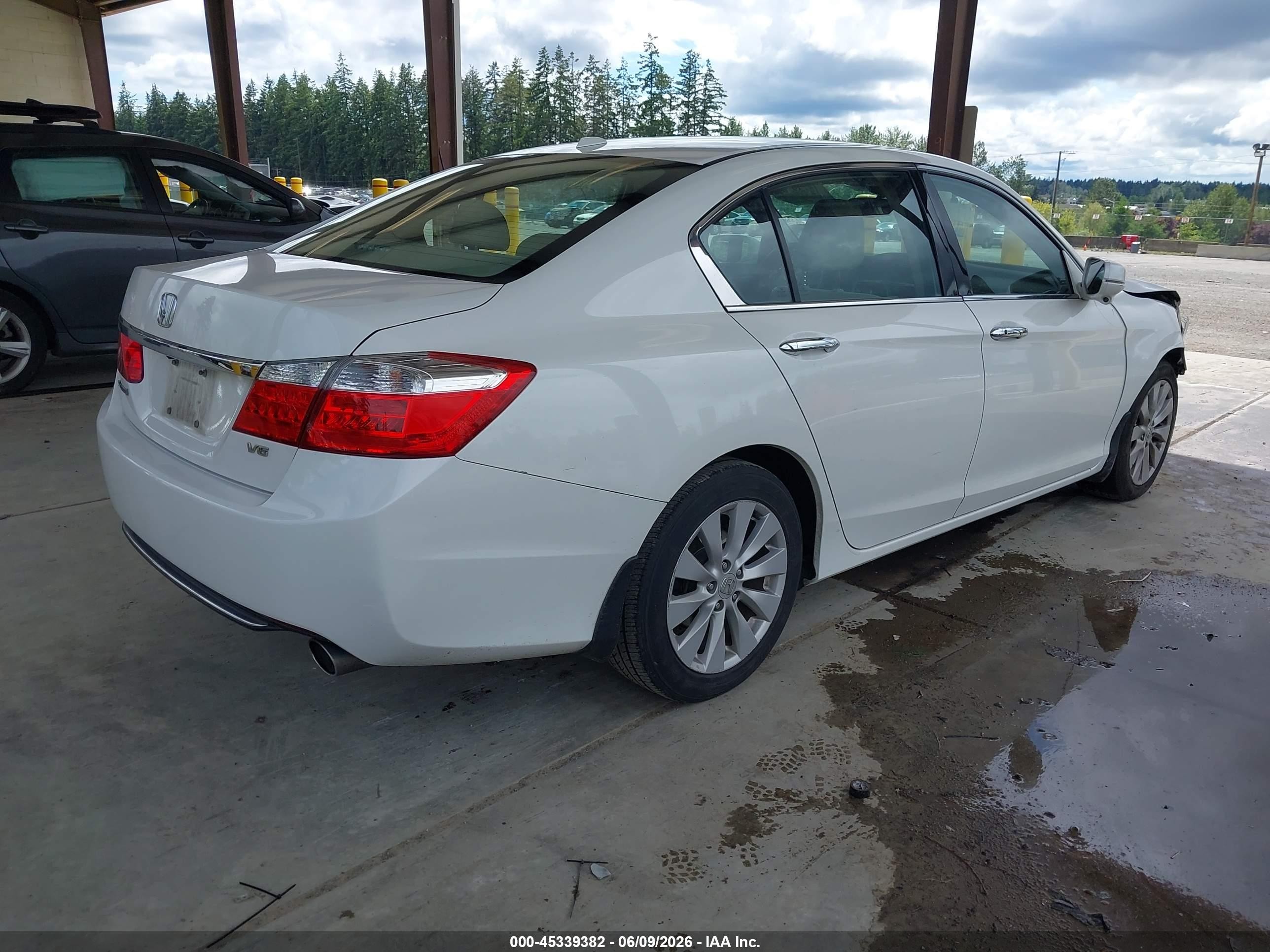 2013 Honda Accord Ex-l V-6 White vin: 1HGCR3F8XDA019190