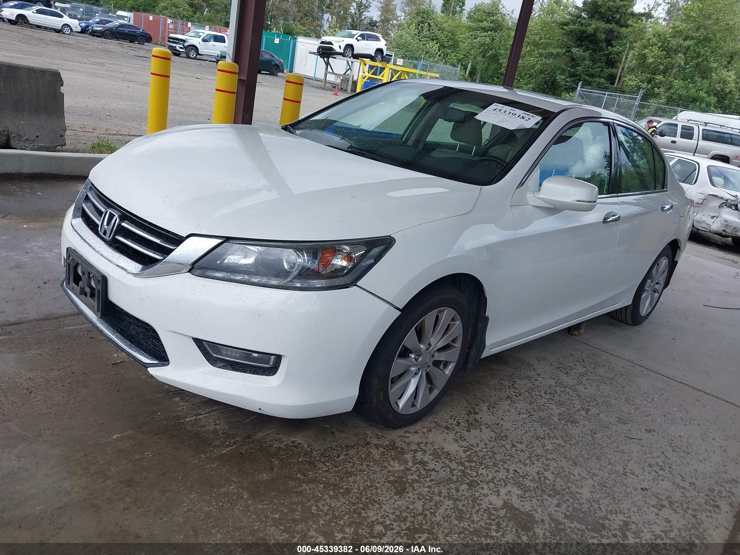 2013 Honda Accord Ex-l V-6 White vin: 1HGCR3F8XDA019190