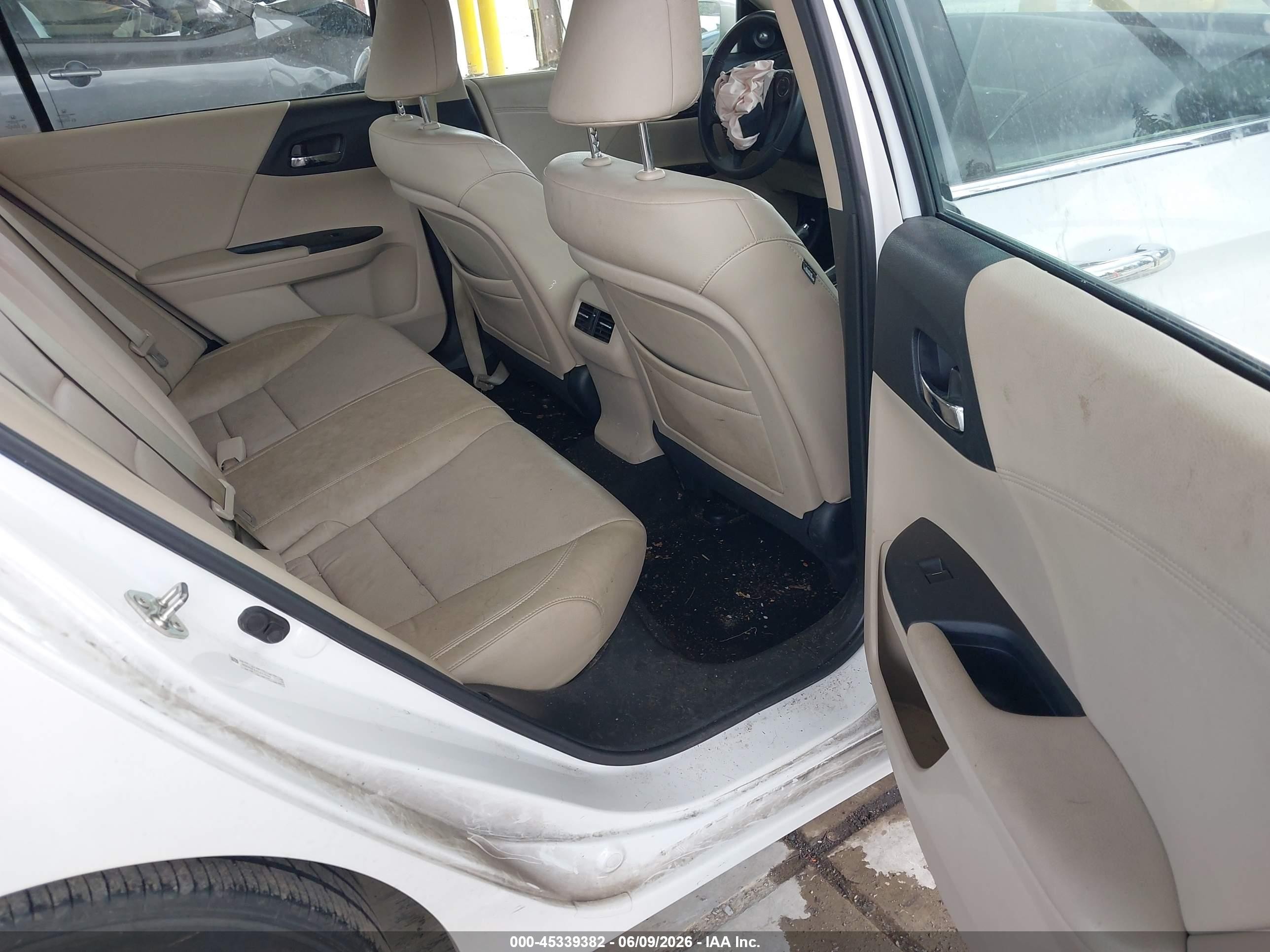 2013 Honda Accord Ex-l V-6 White vin: 1HGCR3F8XDA019190