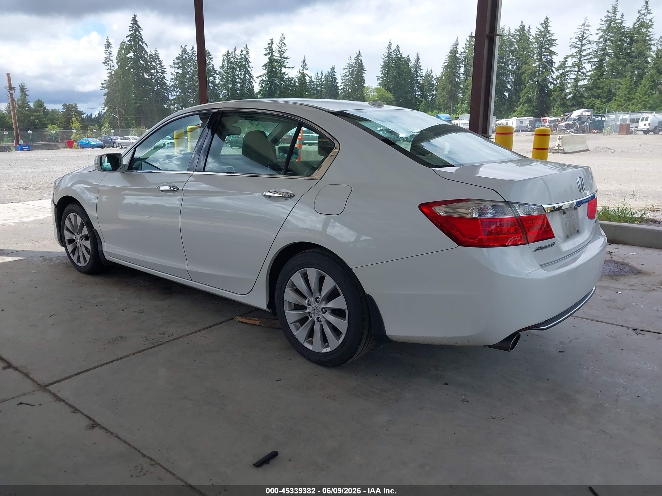 2013 Honda Accord Ex-l V-6 White vin: 1HGCR3F8XDA019190