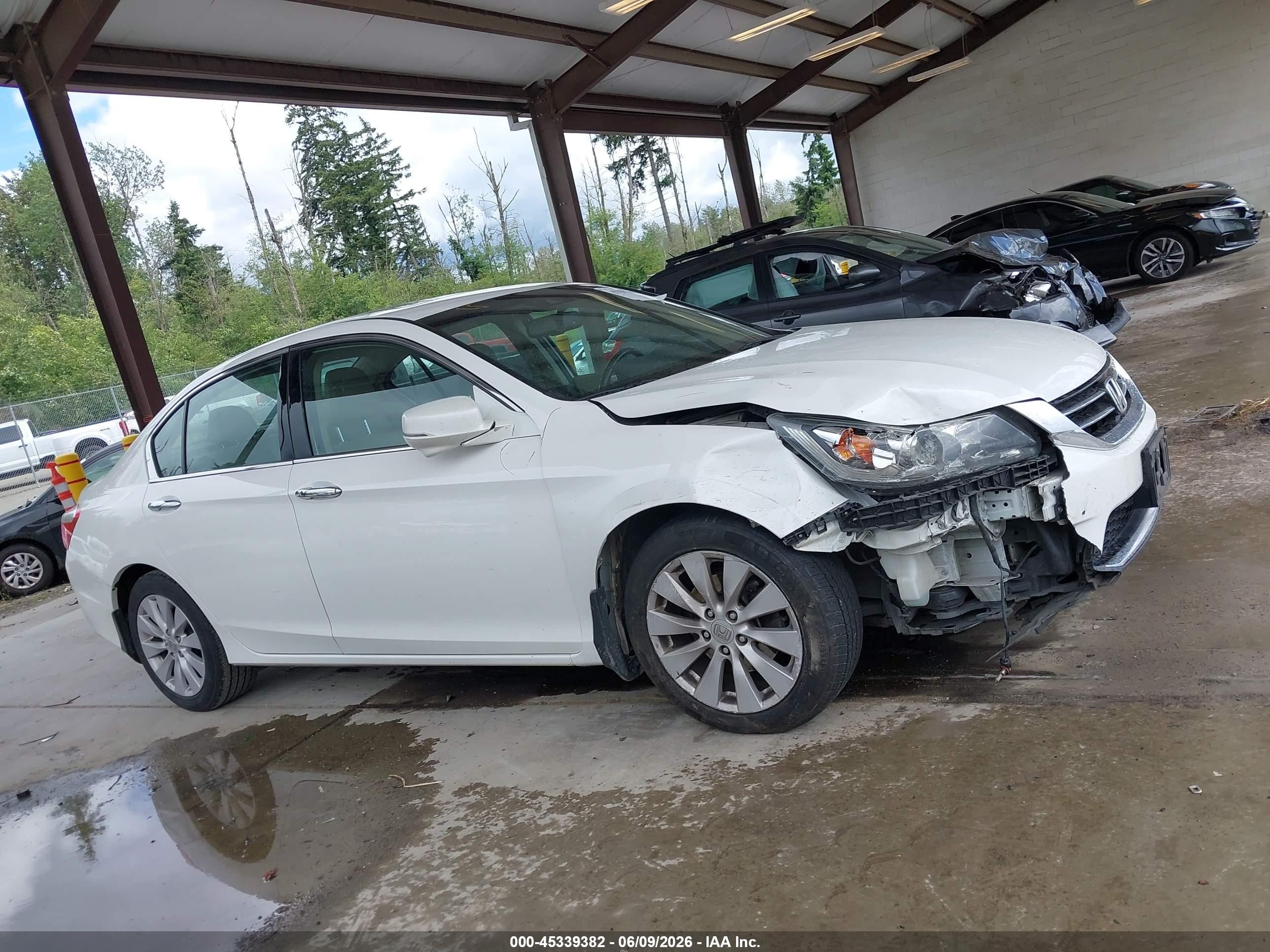 2013 Honda Accord Ex-l V-6 White vin: 1HGCR3F8XDA019190
