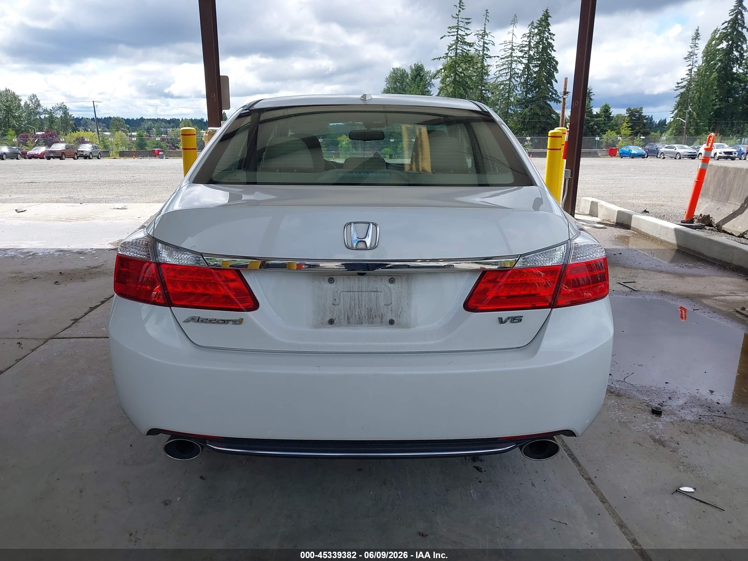 2013 Honda Accord Ex-l V-6 White vin: 1HGCR3F8XDA019190