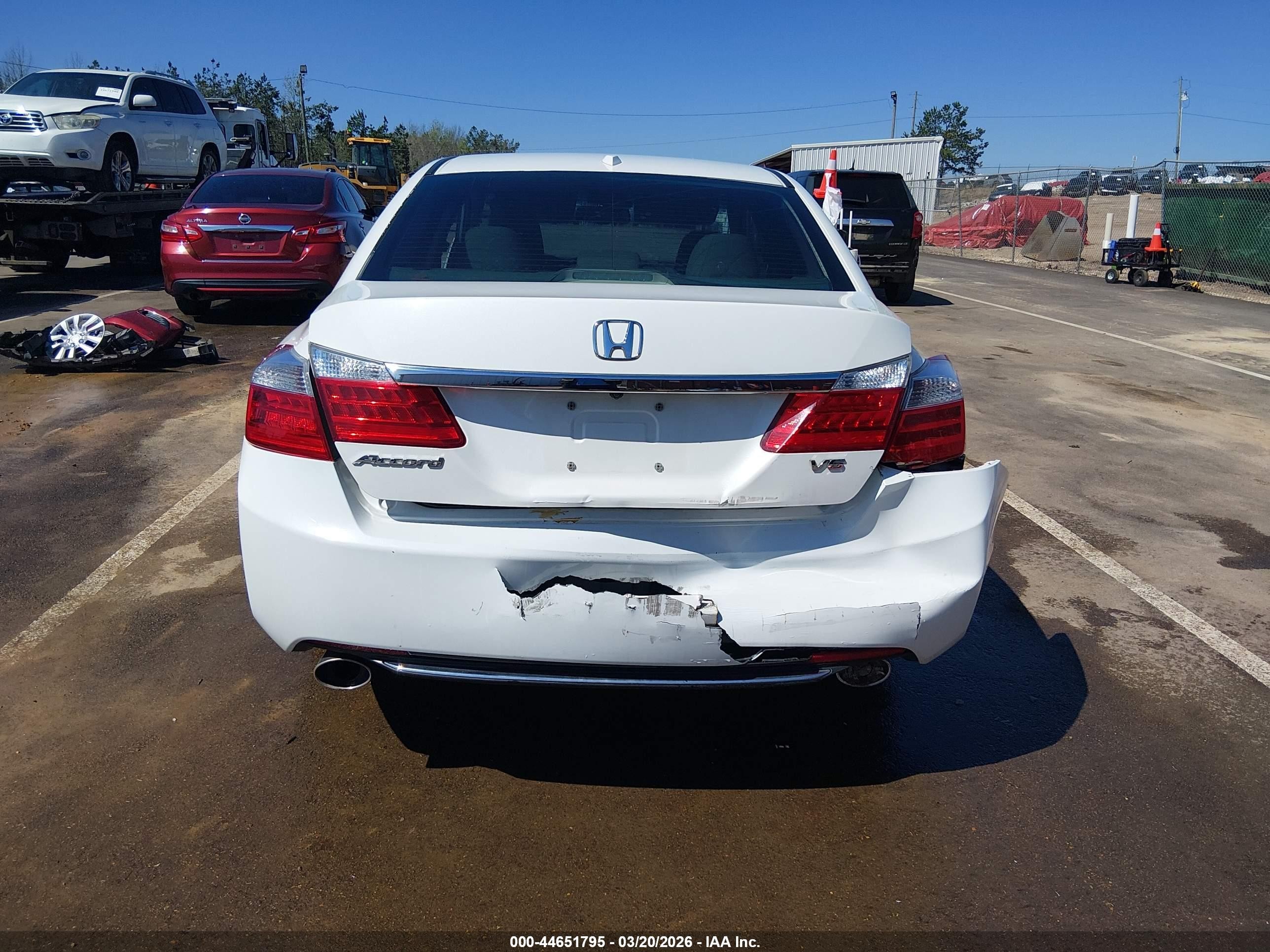 2013 Honda Accord Ex-l V-6 White vin: 1HGCR3F8XDA025460