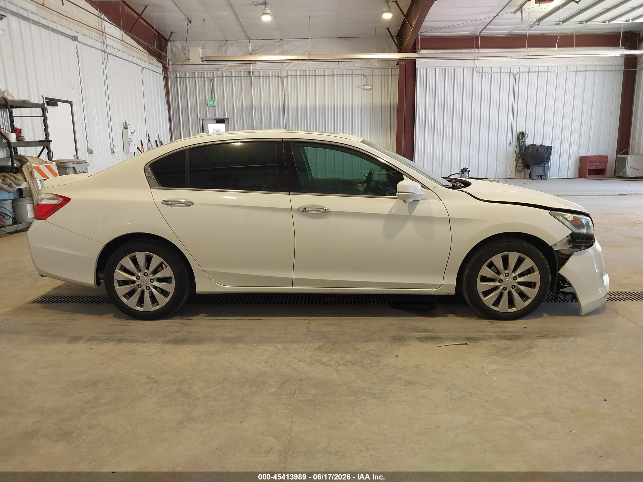 2014 Honda Accord Ex-l V-6 White vin: 1HGCR3F8XEA036282