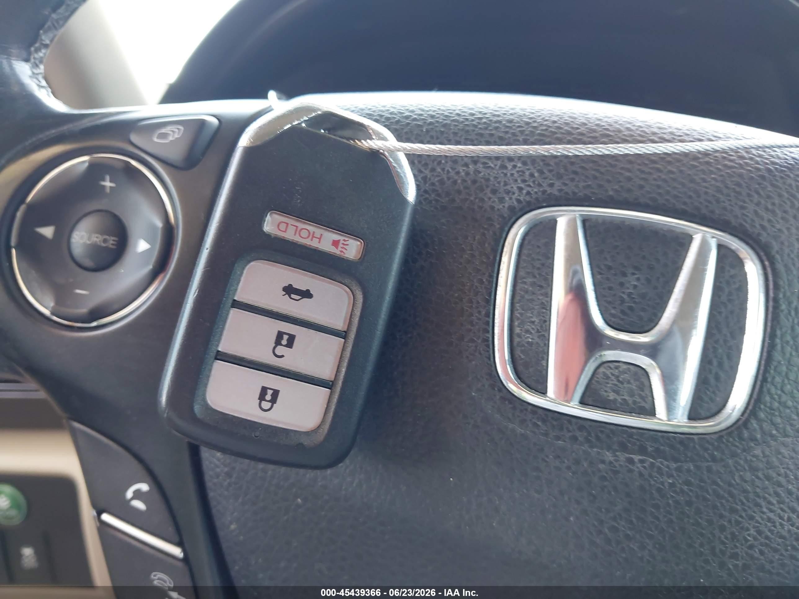 2015 Honda Accord Ex-l V-6 White vin: 1HGCR3F8XFA019550