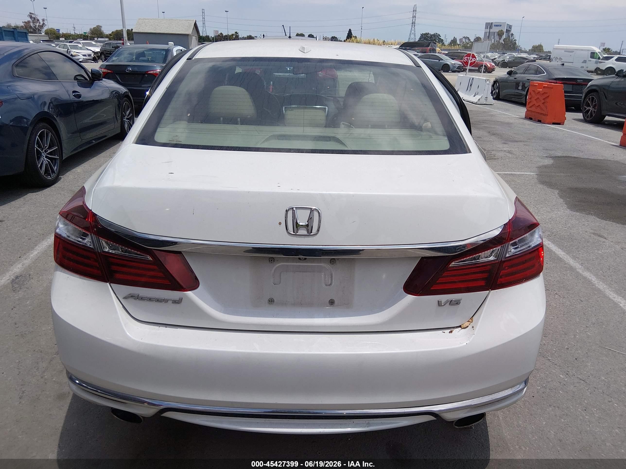 2017 Honda Accord Ex-l V6 White vin: 1HGCR3F8XHA019129