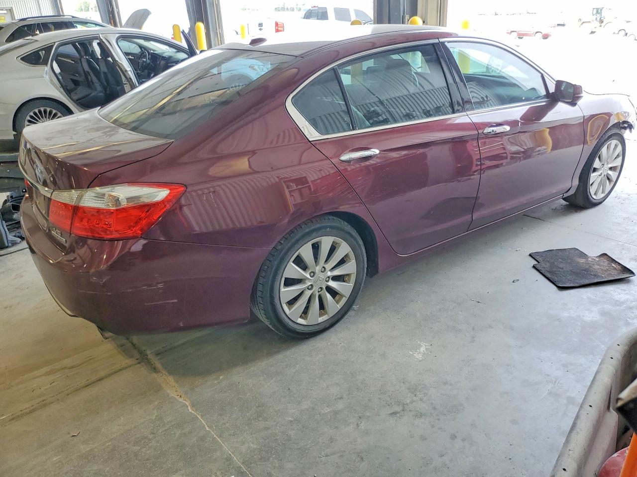 2013 Honda Accord Touring Темно-бордовый vin: 1HGCR3F91DA032810