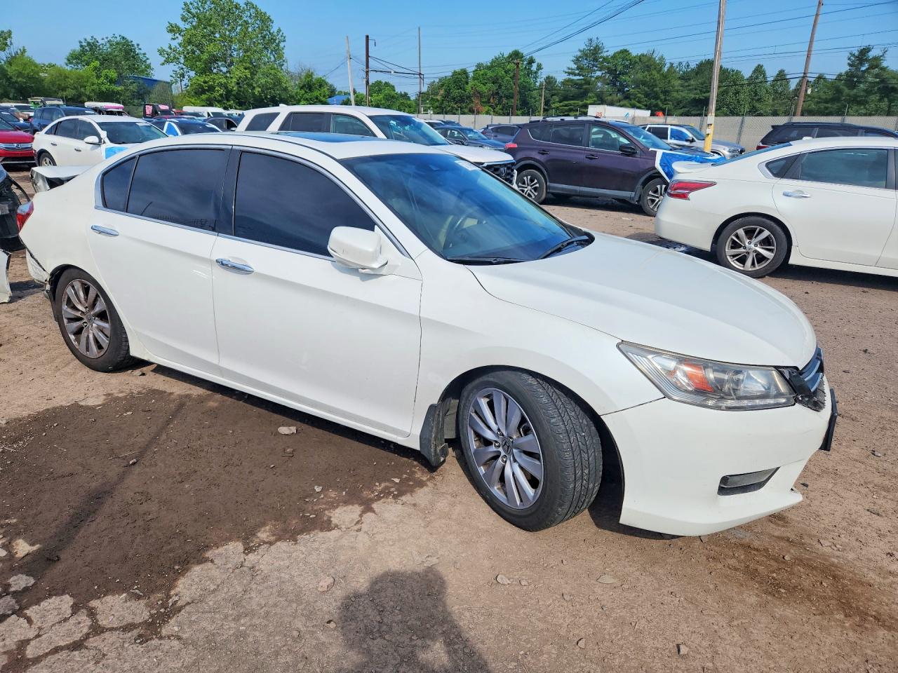 2015 Honda Accord Touring White vin: 1HGCR3F91FA013547