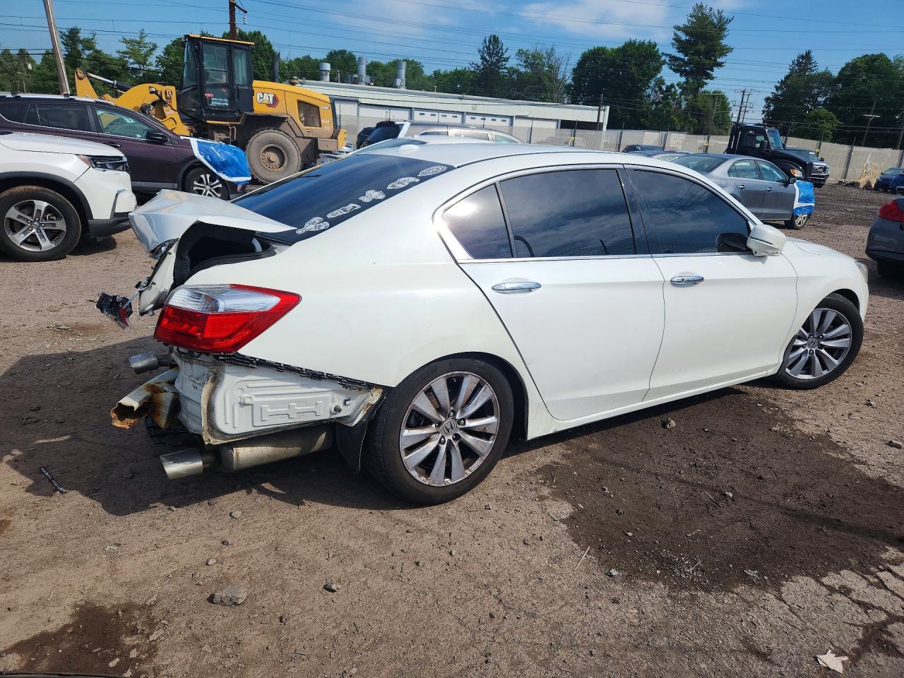 2015 Honda Accord Touring White vin: 1HGCR3F91FA013547