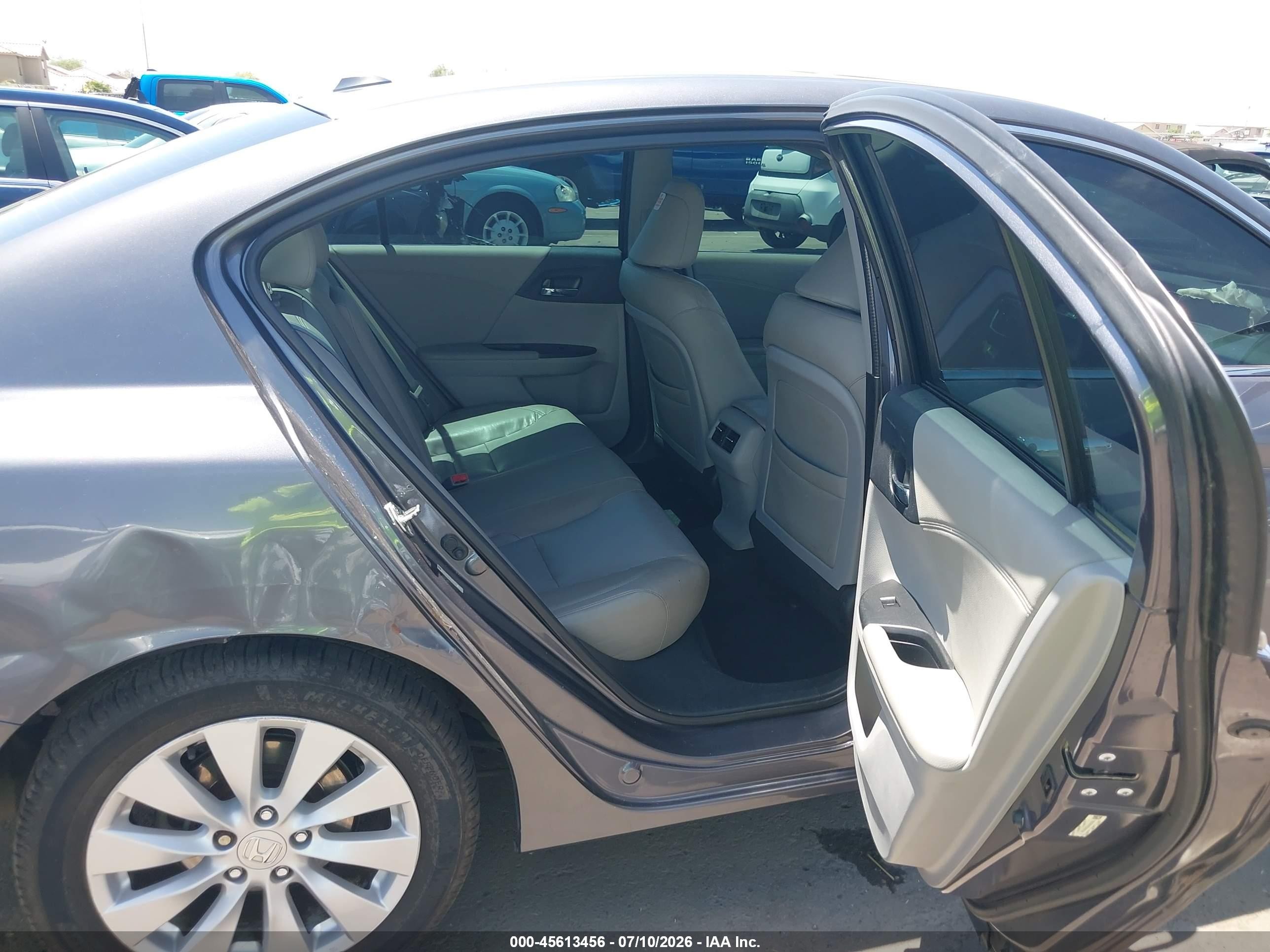 2013 Honda Accord Touring Gray vin: 1HGCR3F92DA025266