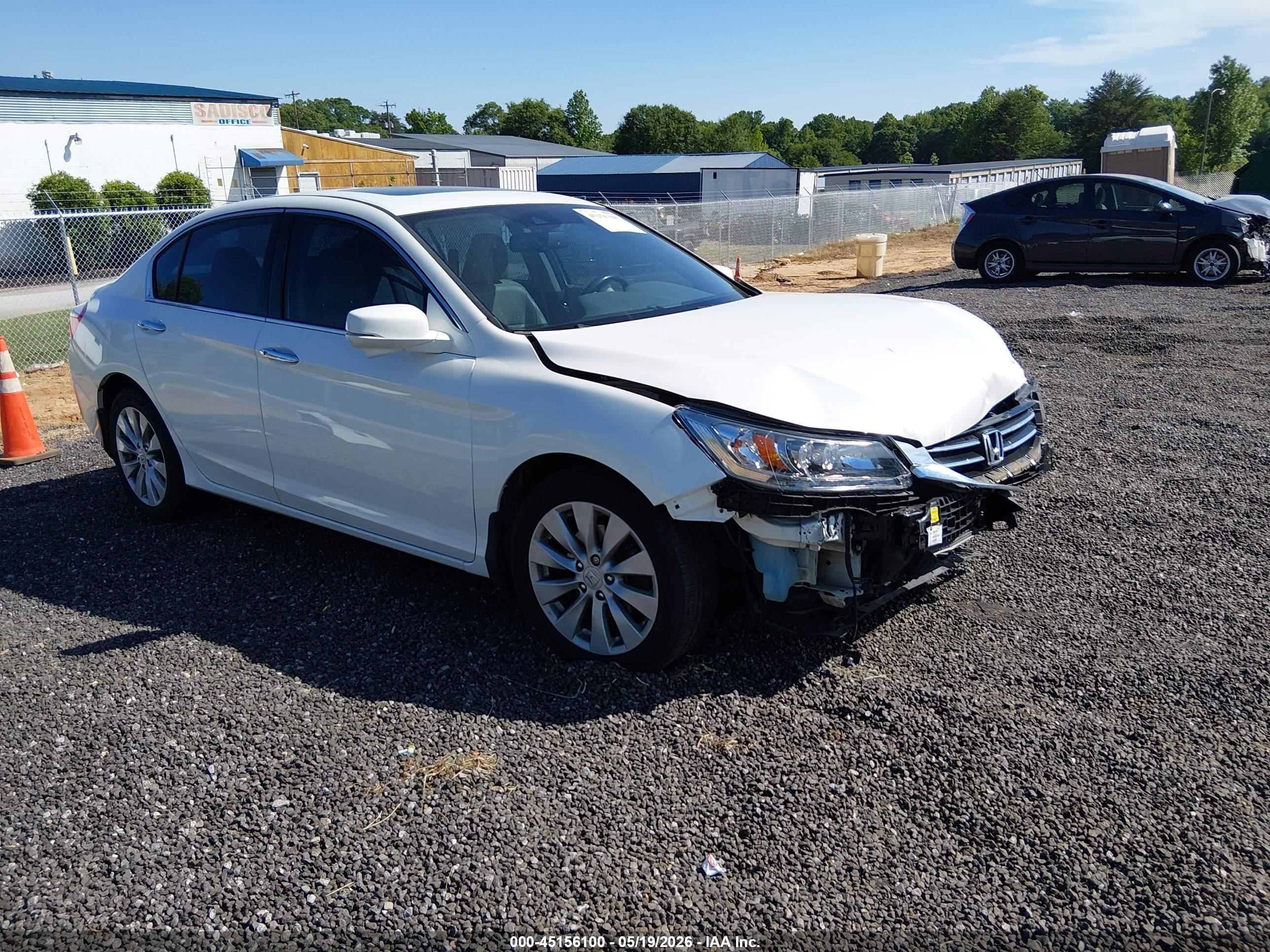 2015 Honda Accord Touring White vin: 1HGCR3F92FA025237