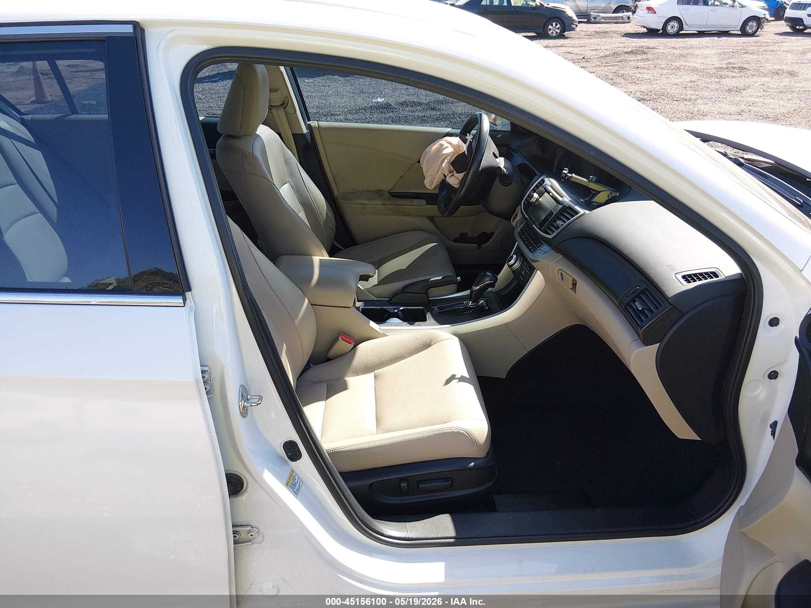 2015 Honda Accord Touring White vin: 1HGCR3F92FA025237