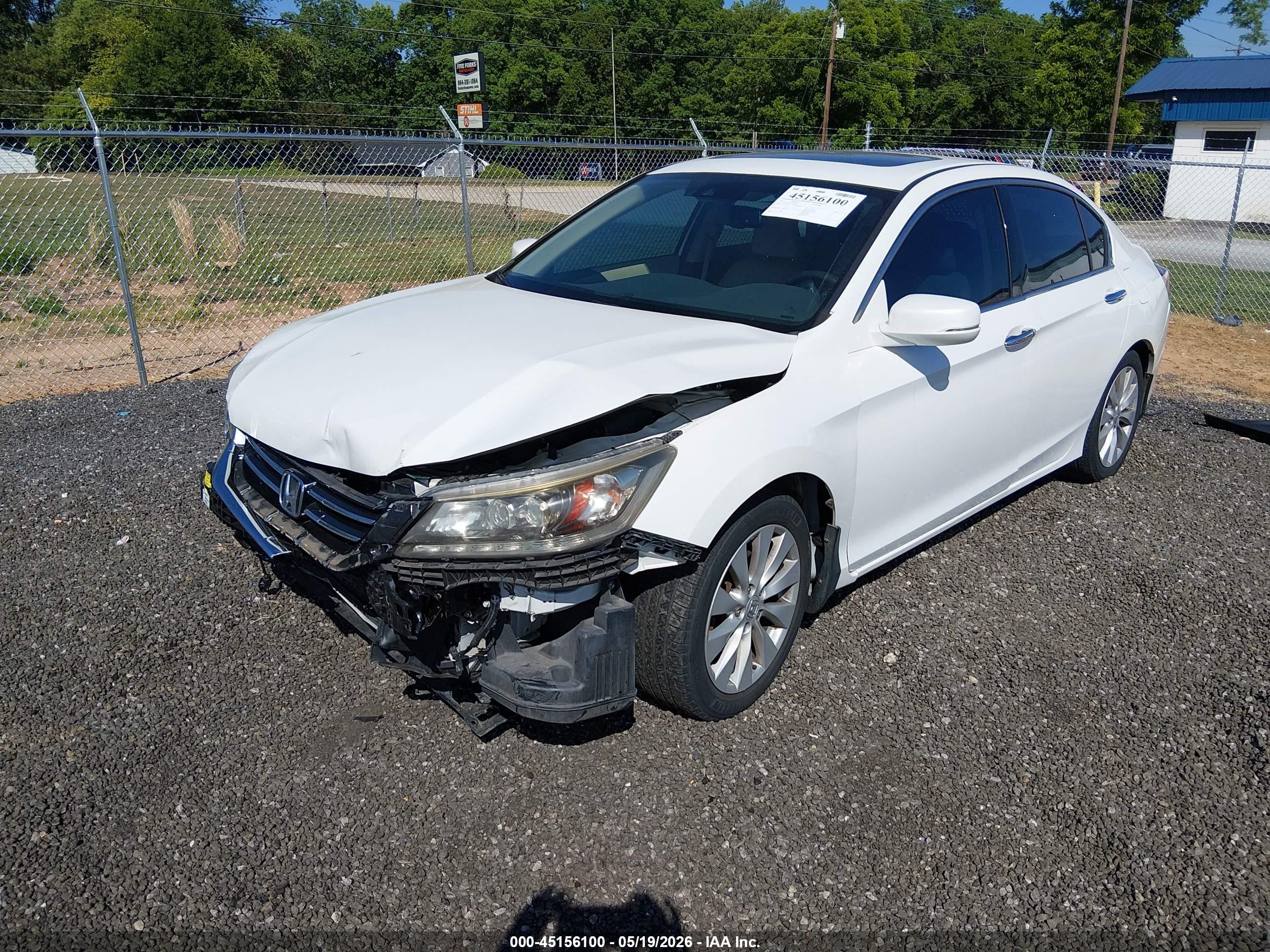 2015 Honda Accord Touring White vin: 1HGCR3F92FA025237
