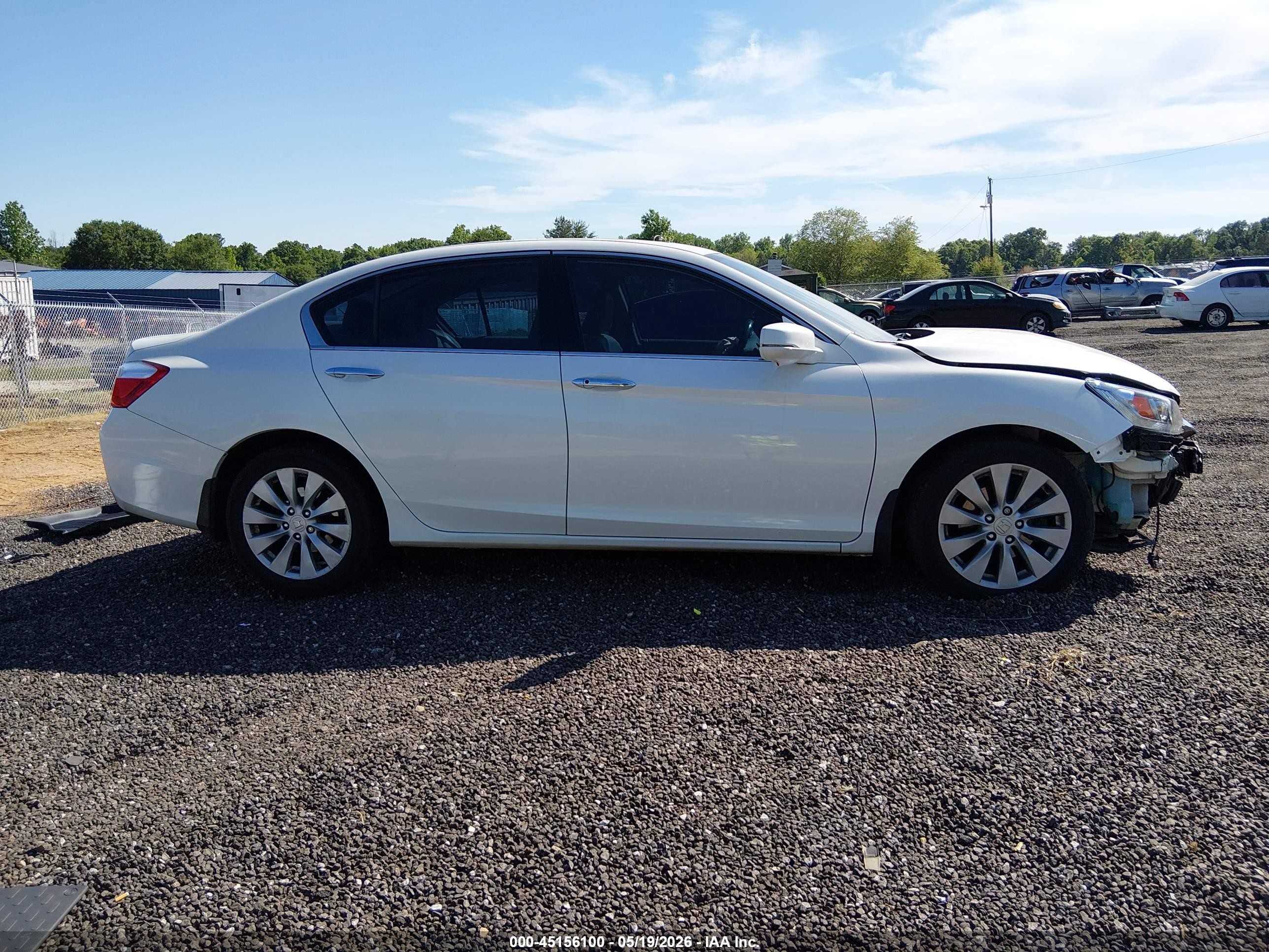 2015 Honda Accord Touring White vin: 1HGCR3F92FA025237