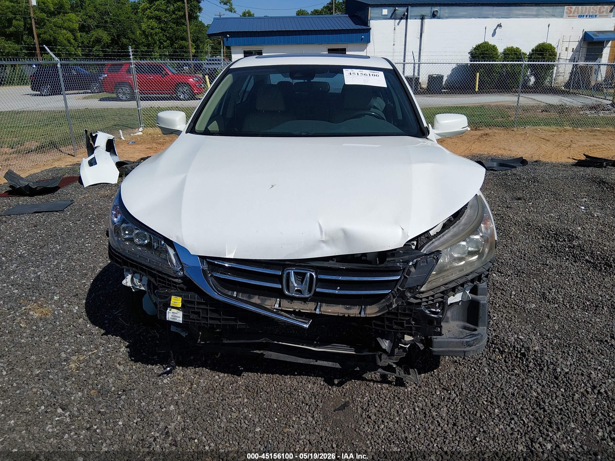 2015 Honda Accord Touring White vin: 1HGCR3F92FA025237