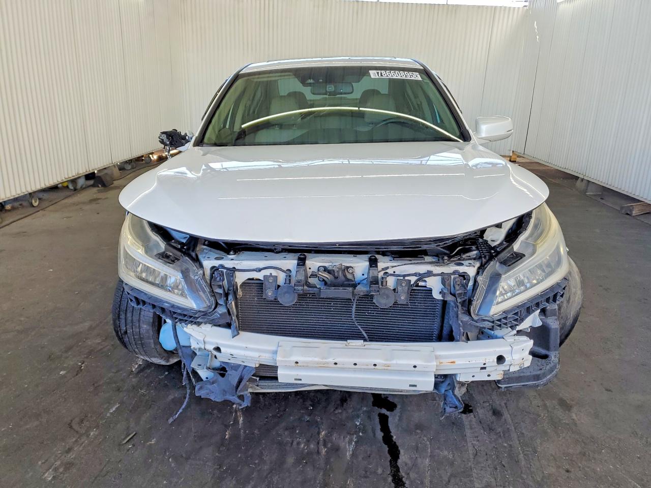 2016 Honda Accord Touring White vin: 1HGCR3F92GA015082