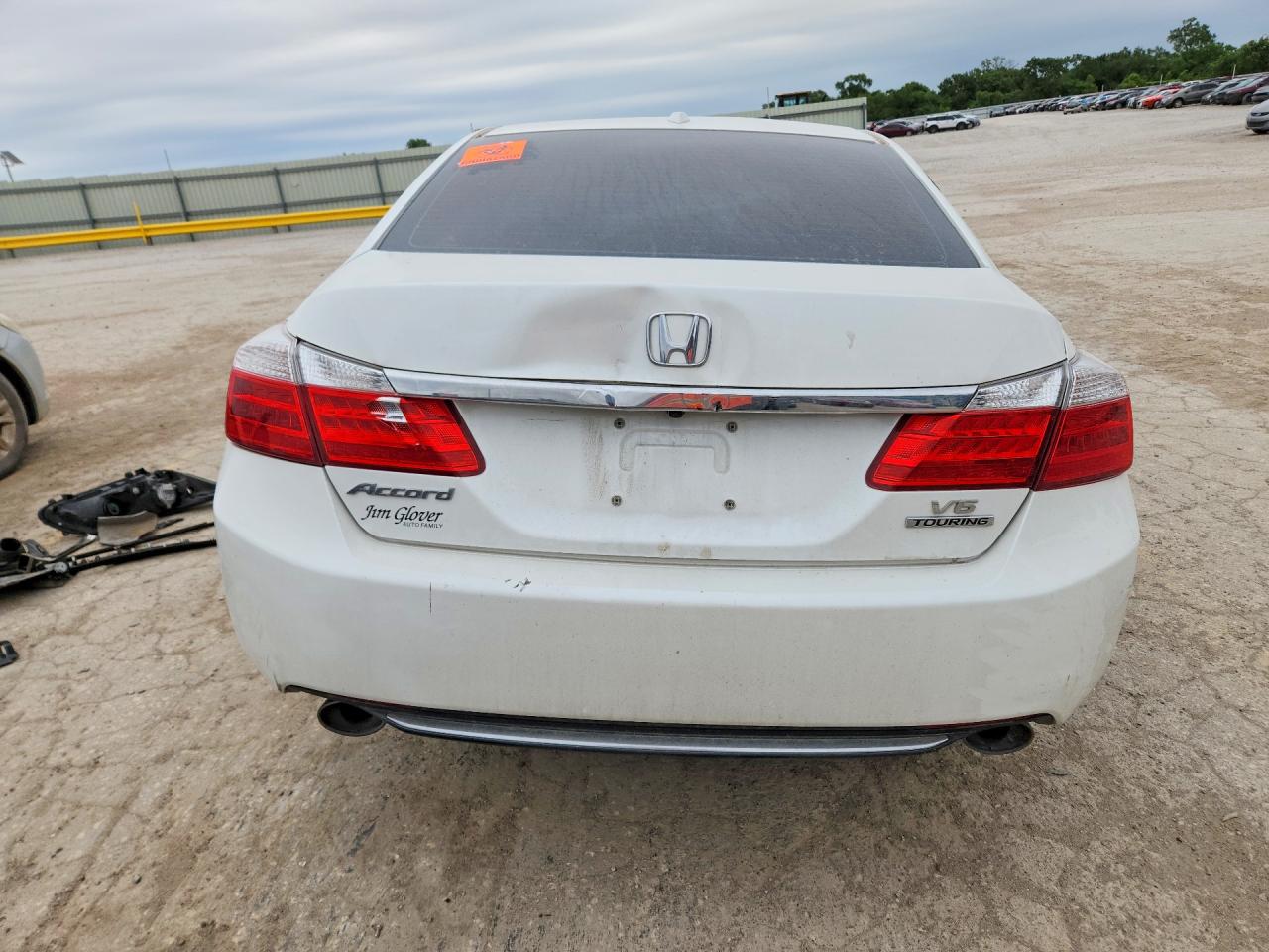 2013 Honda Accord Touring White vin: 1HGCR3F93DA040827